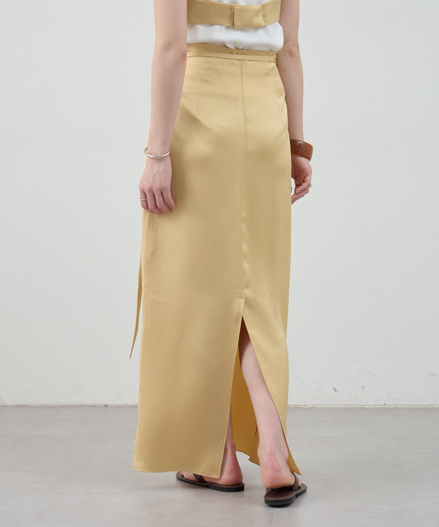 SHENERY 緞面修身半身裙