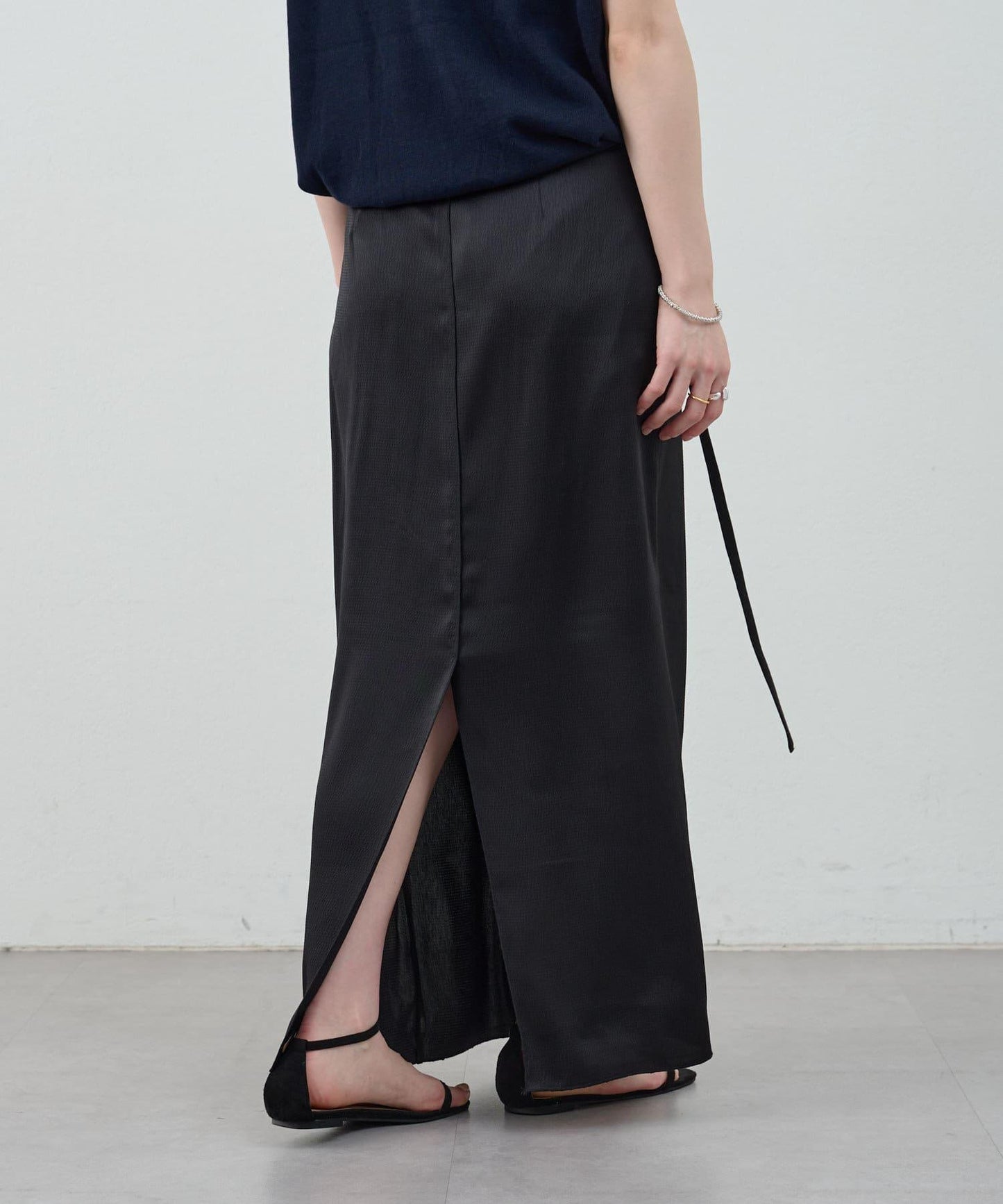 SHENERY 緞面修身半身裙