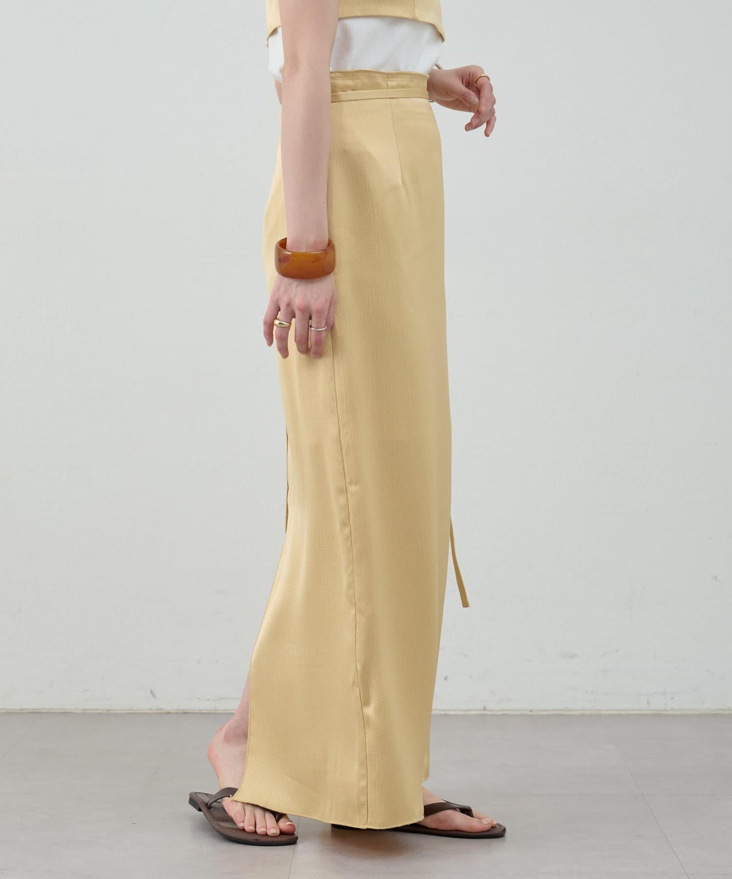 SHENERY 緞面修身半身裙