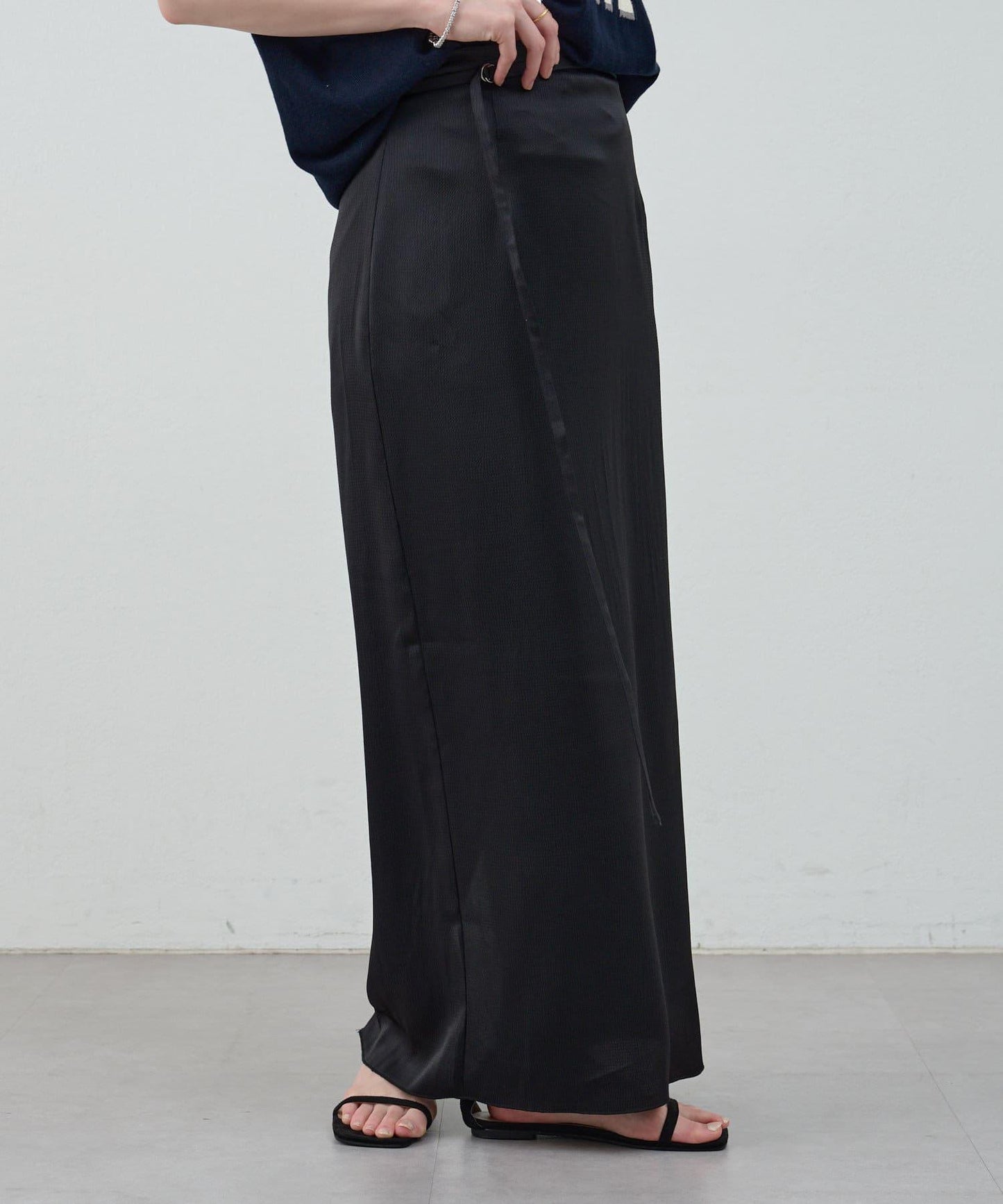 SHENERY 緞面修身半身裙