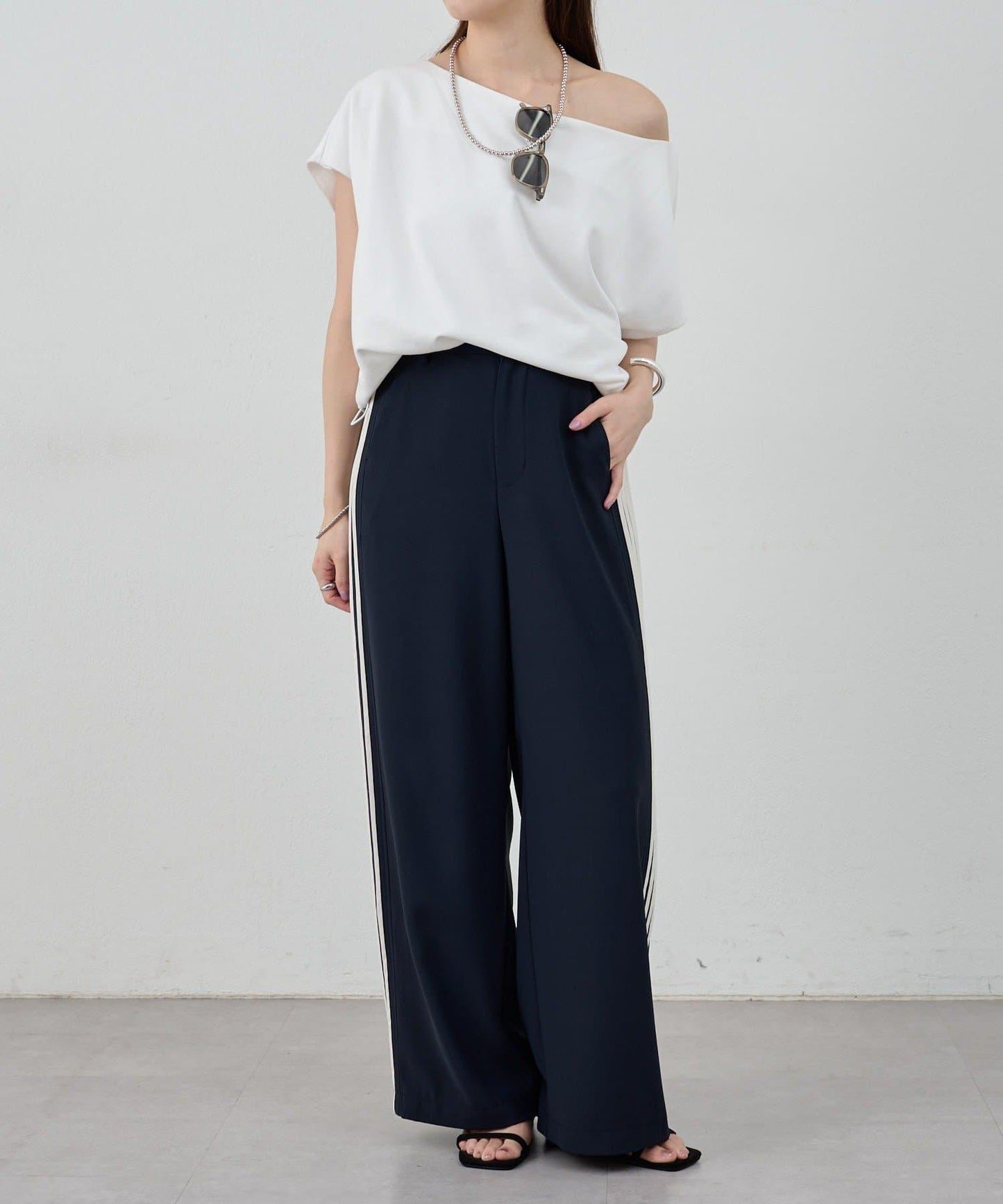 SHENERY 露肩法式短袖衛衣