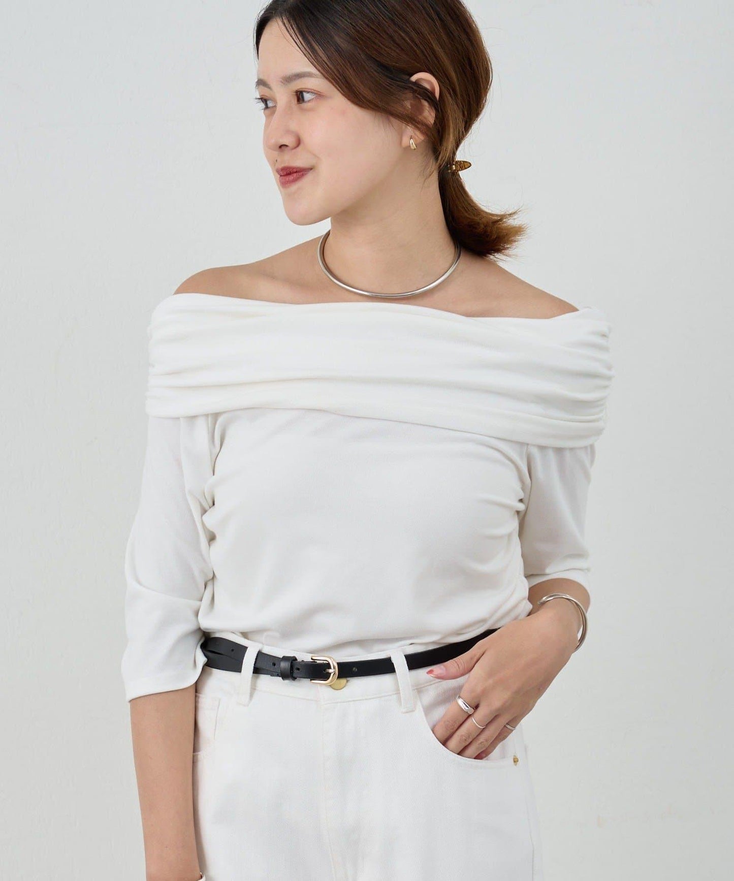 SHENERY 露肩不對稱設計 套頭上衣