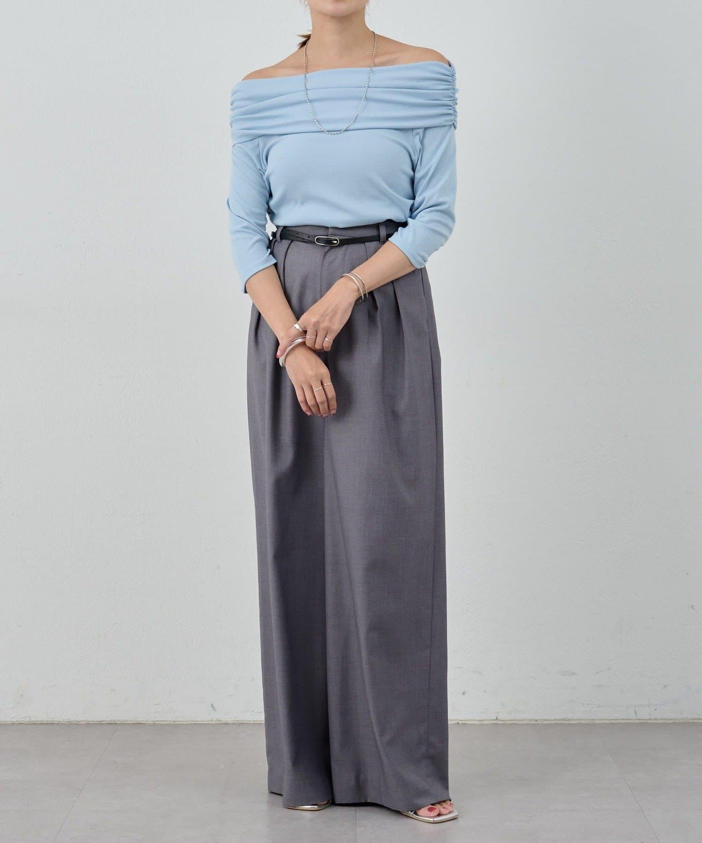 SHENERY 露肩不對稱設計 套頭上衣