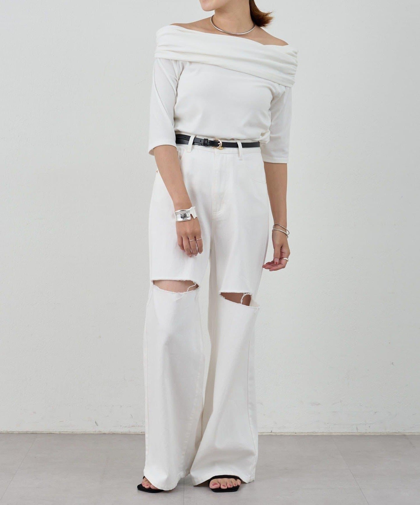 SHENERY 露肩不對稱設計 套頭上衣