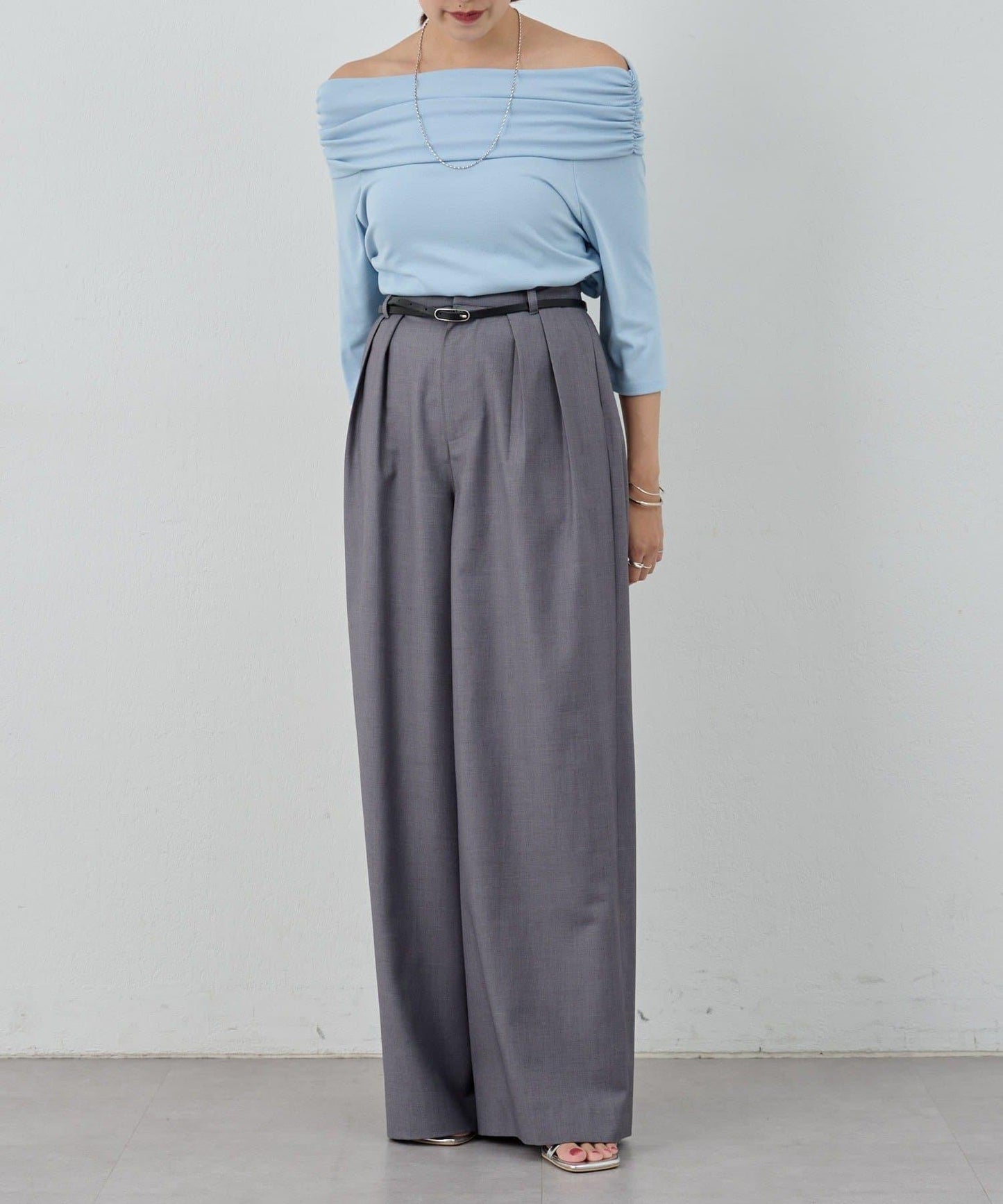 SHENERY 露肩不對稱設計 套頭上衣