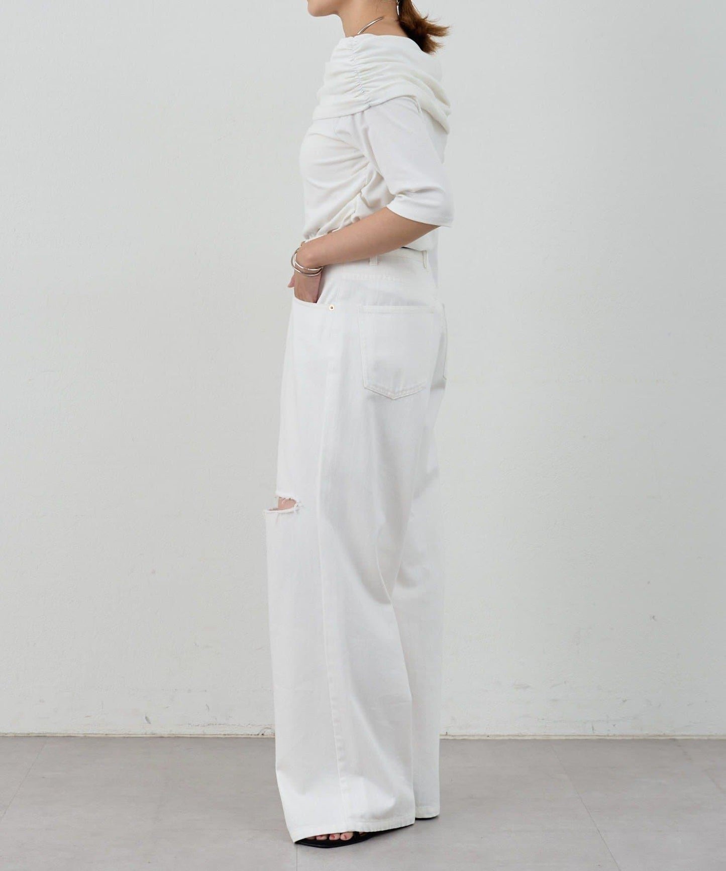 SHENERY 露肩不對稱設計 套頭上衣