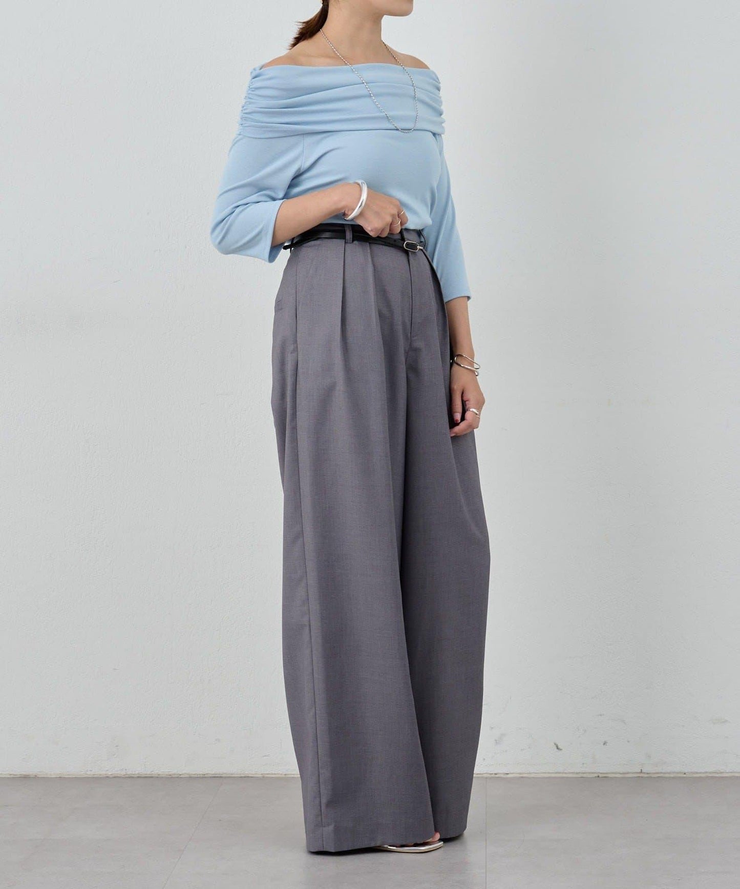 SHENERY 露肩不對稱設計 套頭上衣