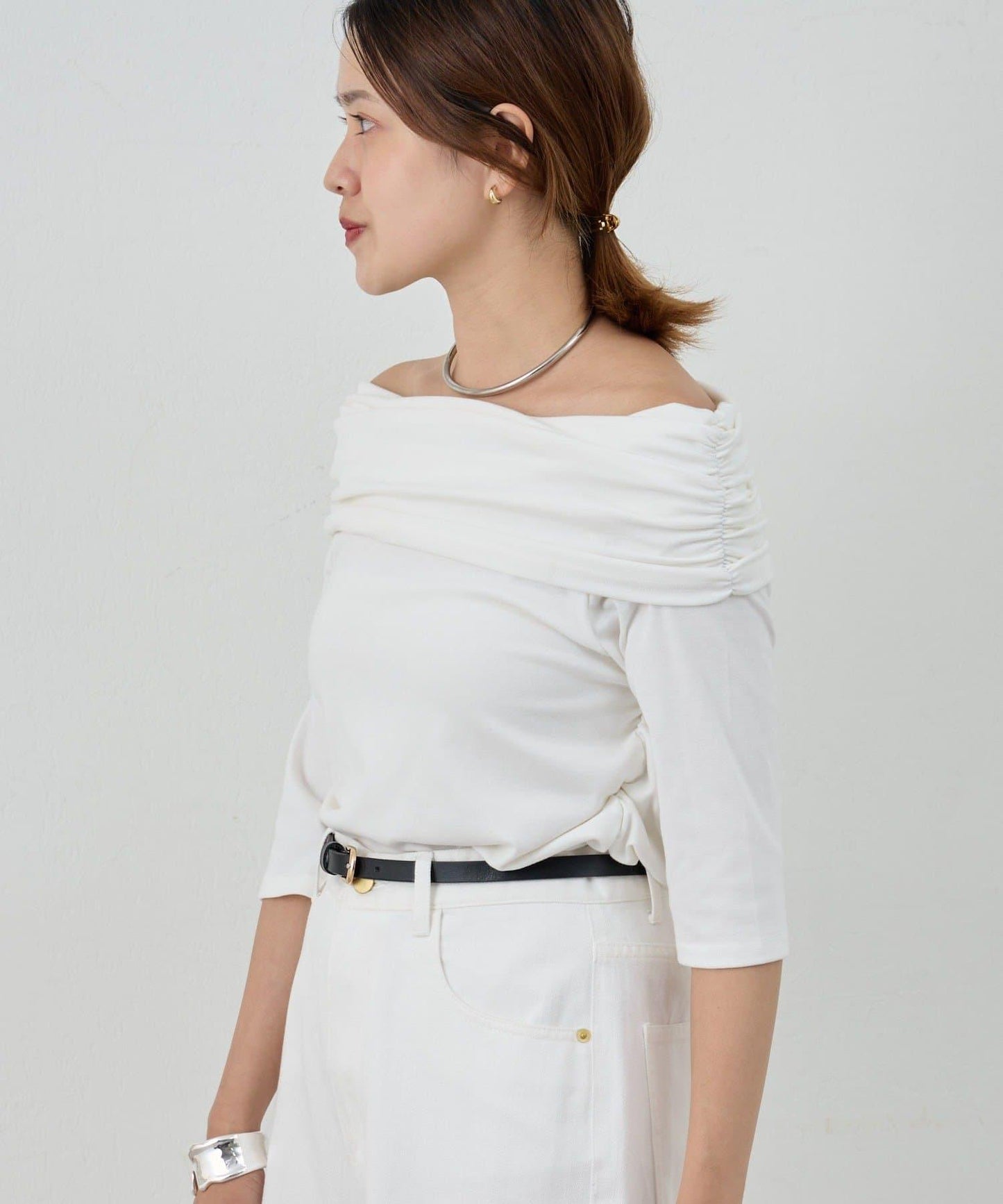 SHENERY 露肩不對稱設計 套頭上衣