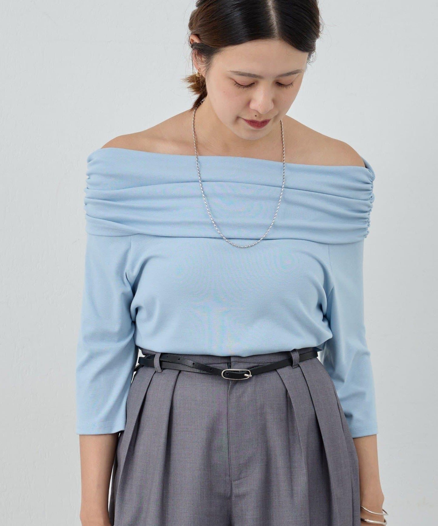 SHENERY 露肩不對稱設計 套頭上衣