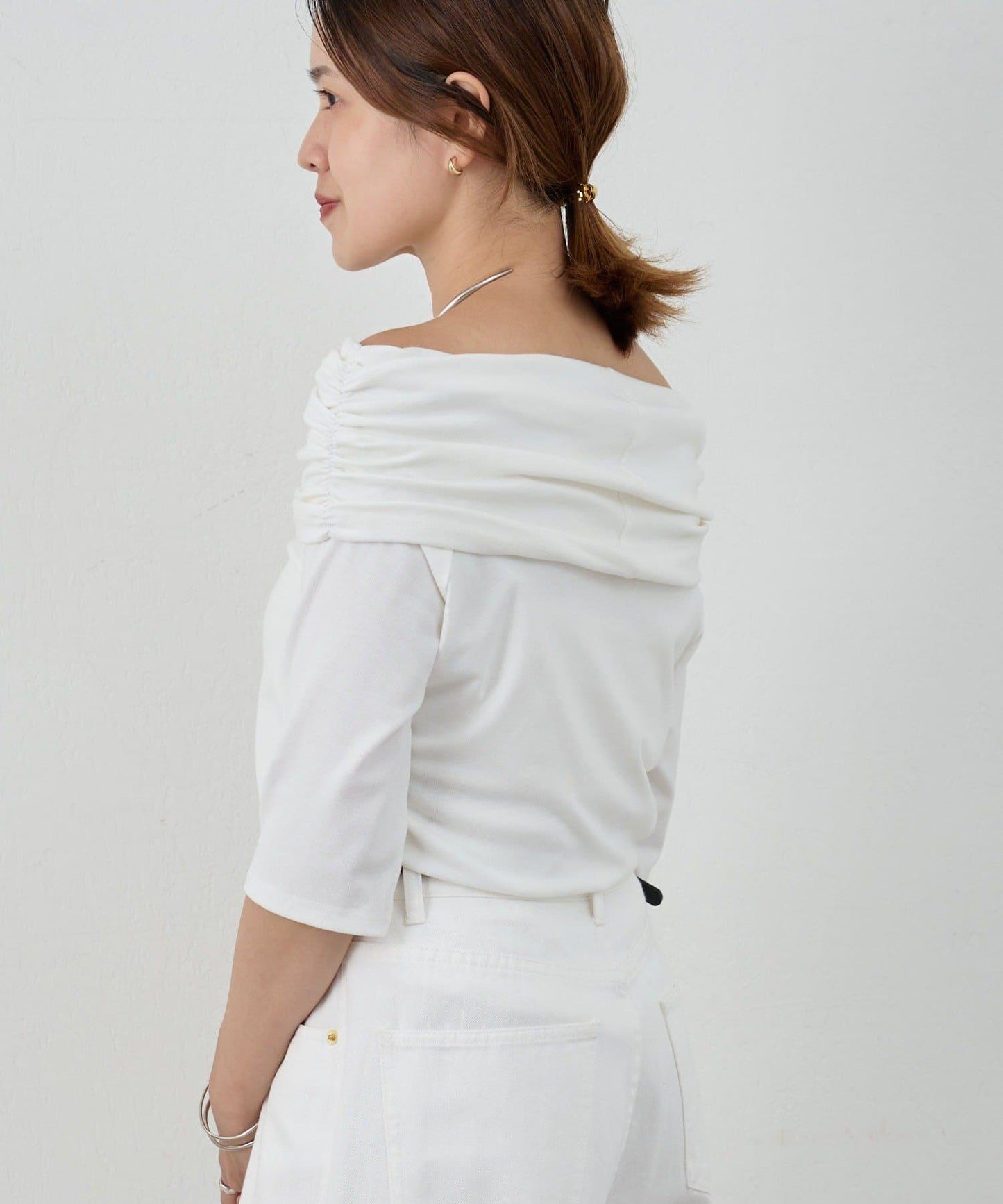 SHENERY 露肩不對稱設計 套頭上衣