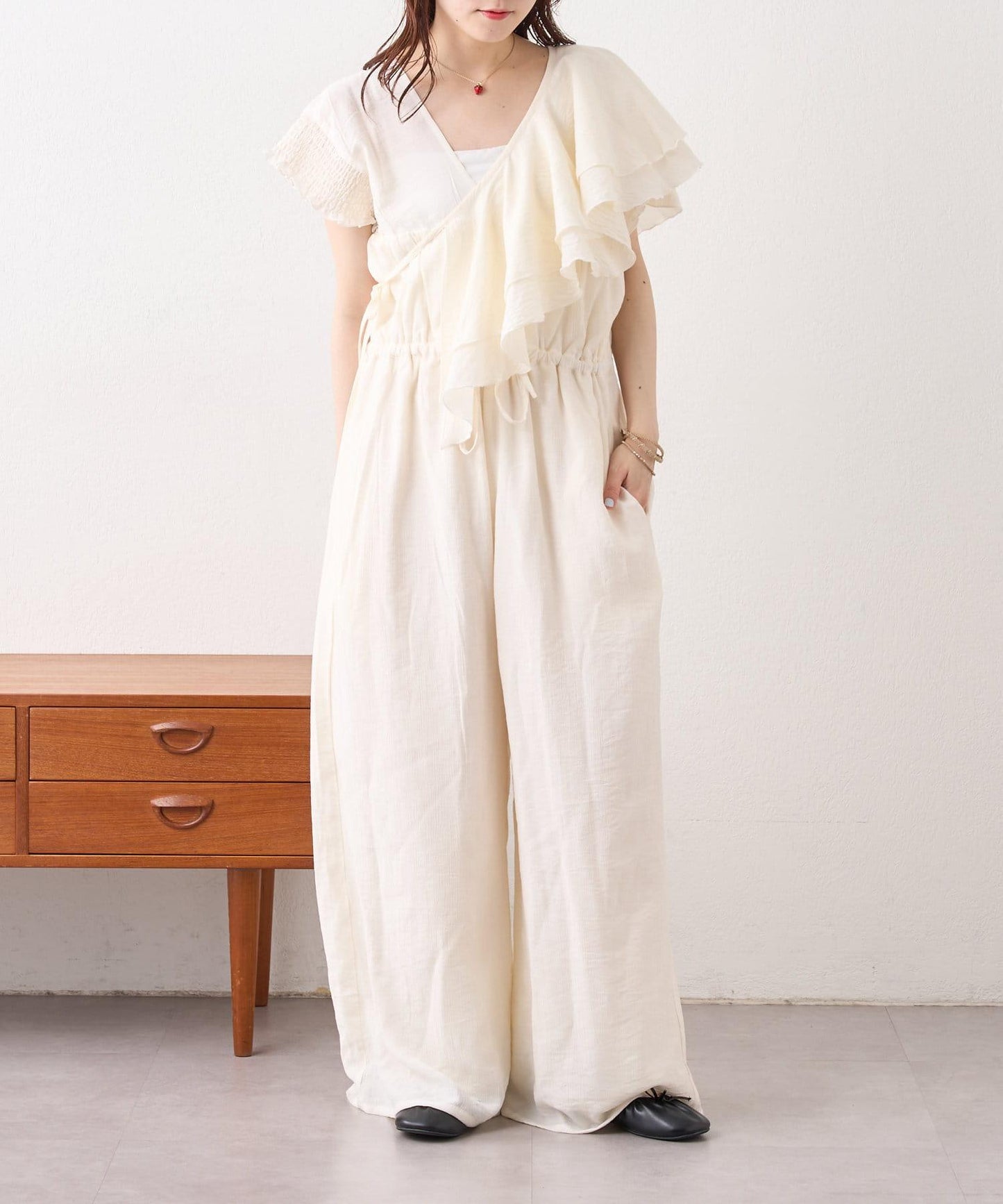 w closet 荷葉邊領設計 連體褲