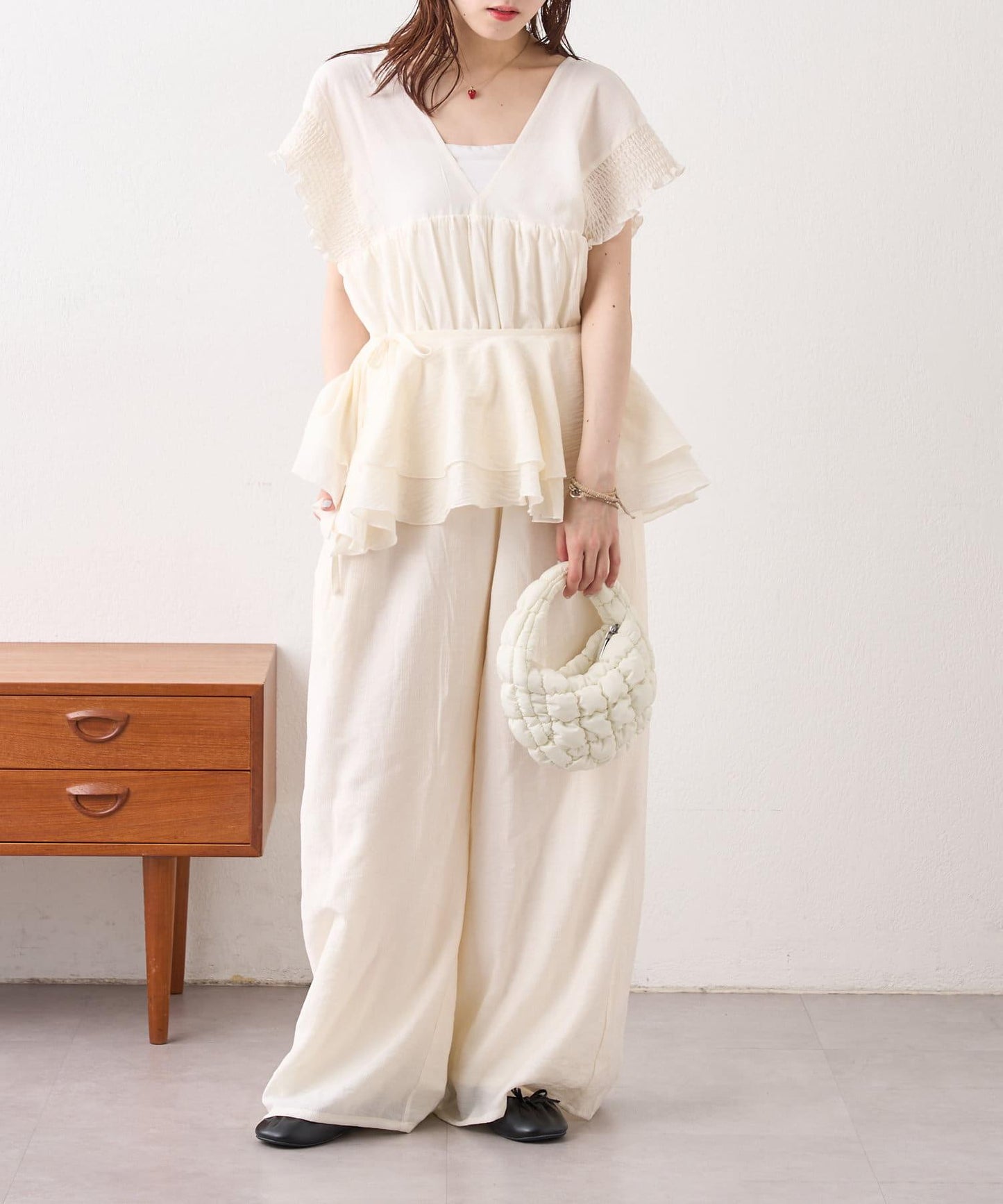 w closet 荷葉邊領設計 連體褲