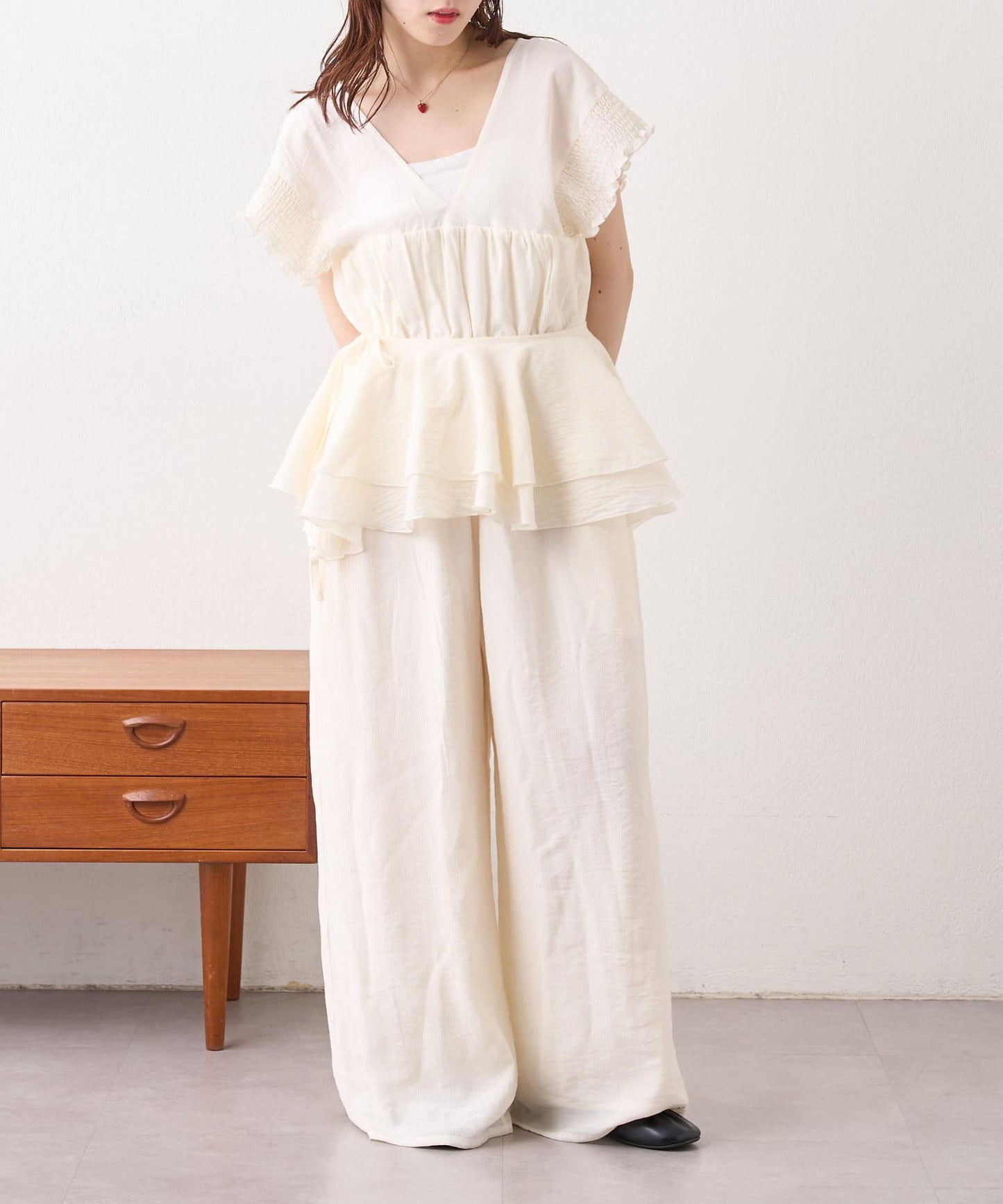 w closet 荷葉邊領設計 連體褲