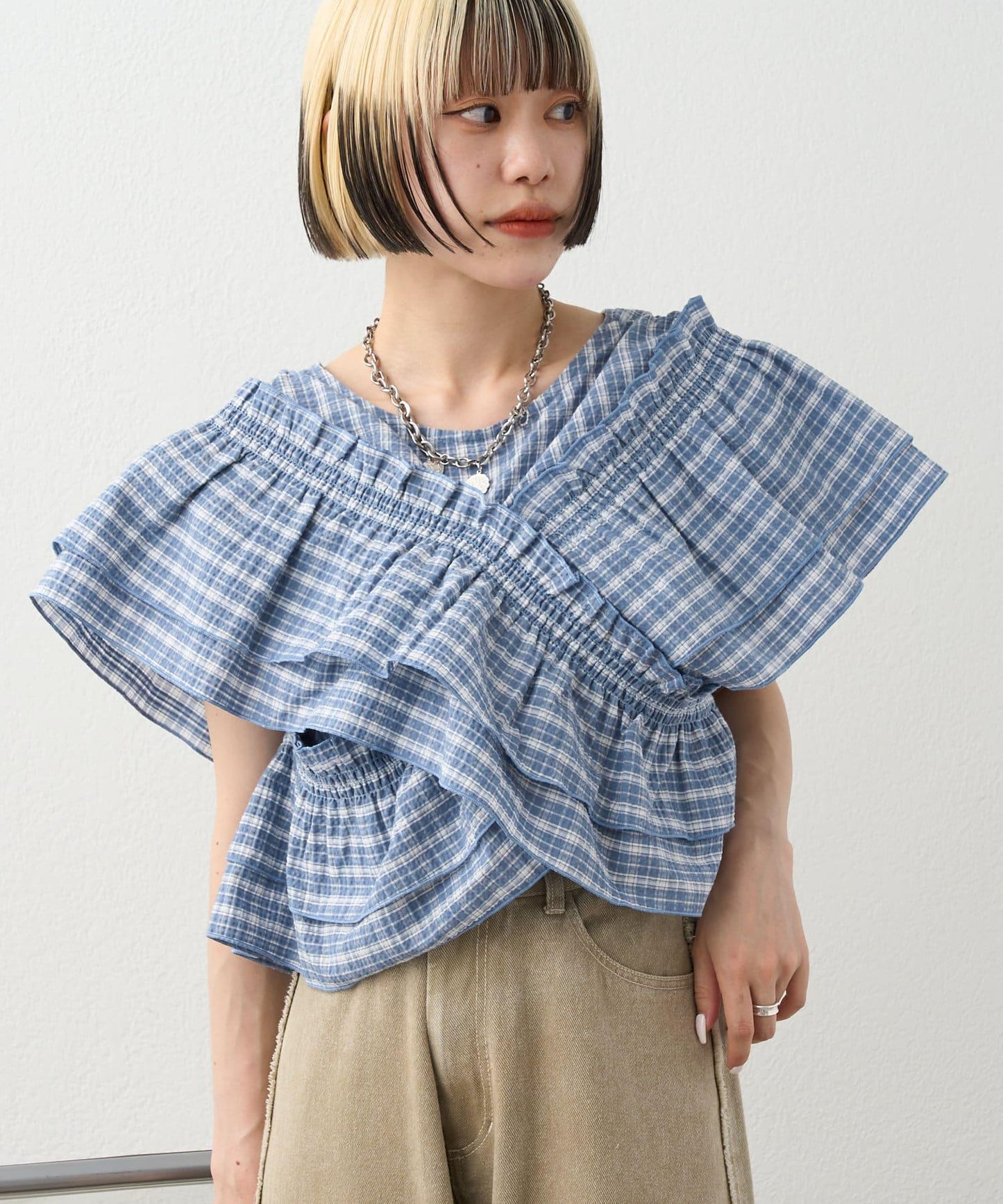 多穿法荷葉邊襯衫