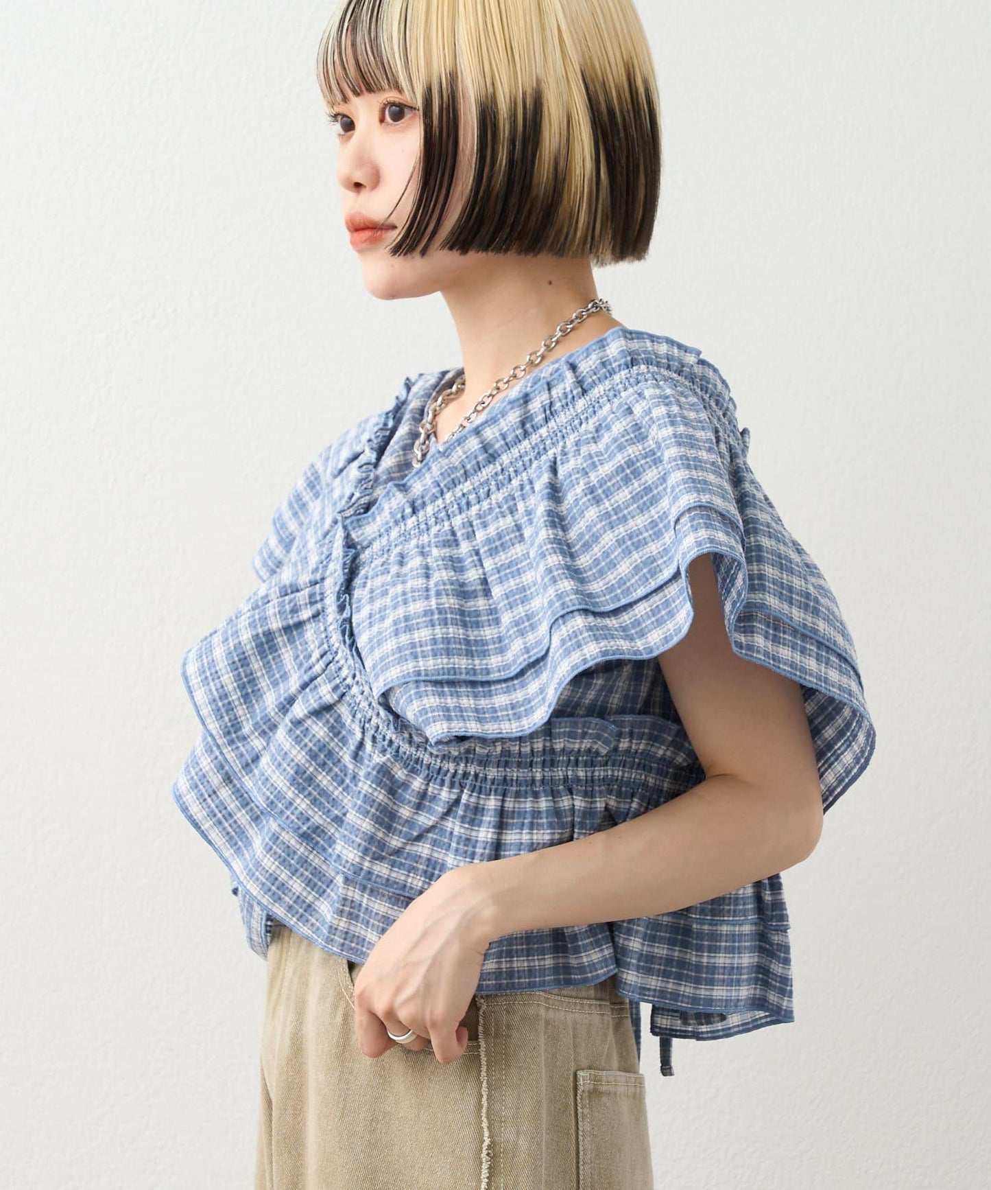 多穿法荷葉邊襯衫