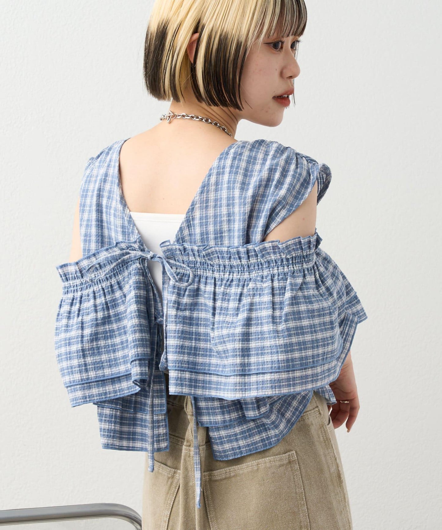 多穿法荷葉邊襯衫