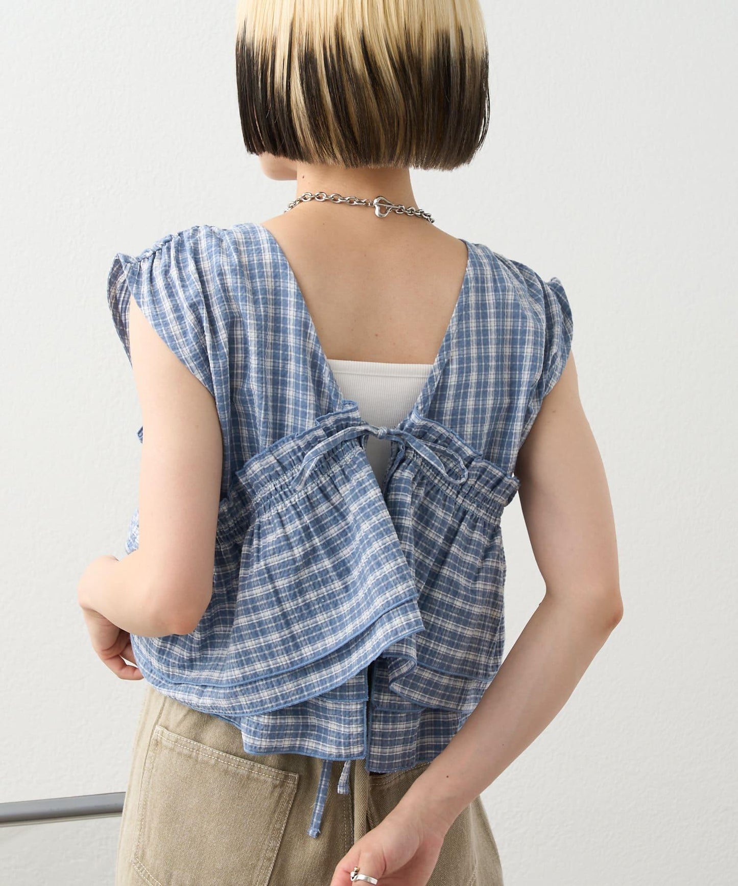 多穿法荷葉邊襯衫