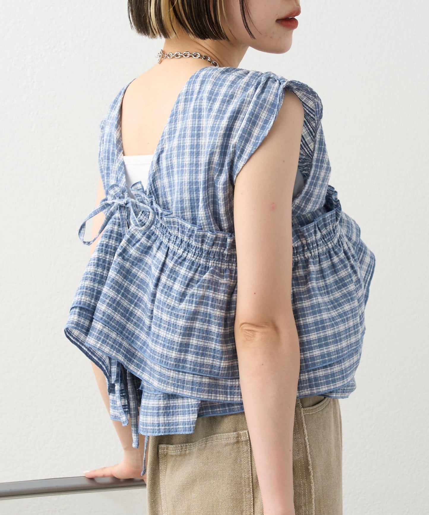 多穿法荷葉邊襯衫