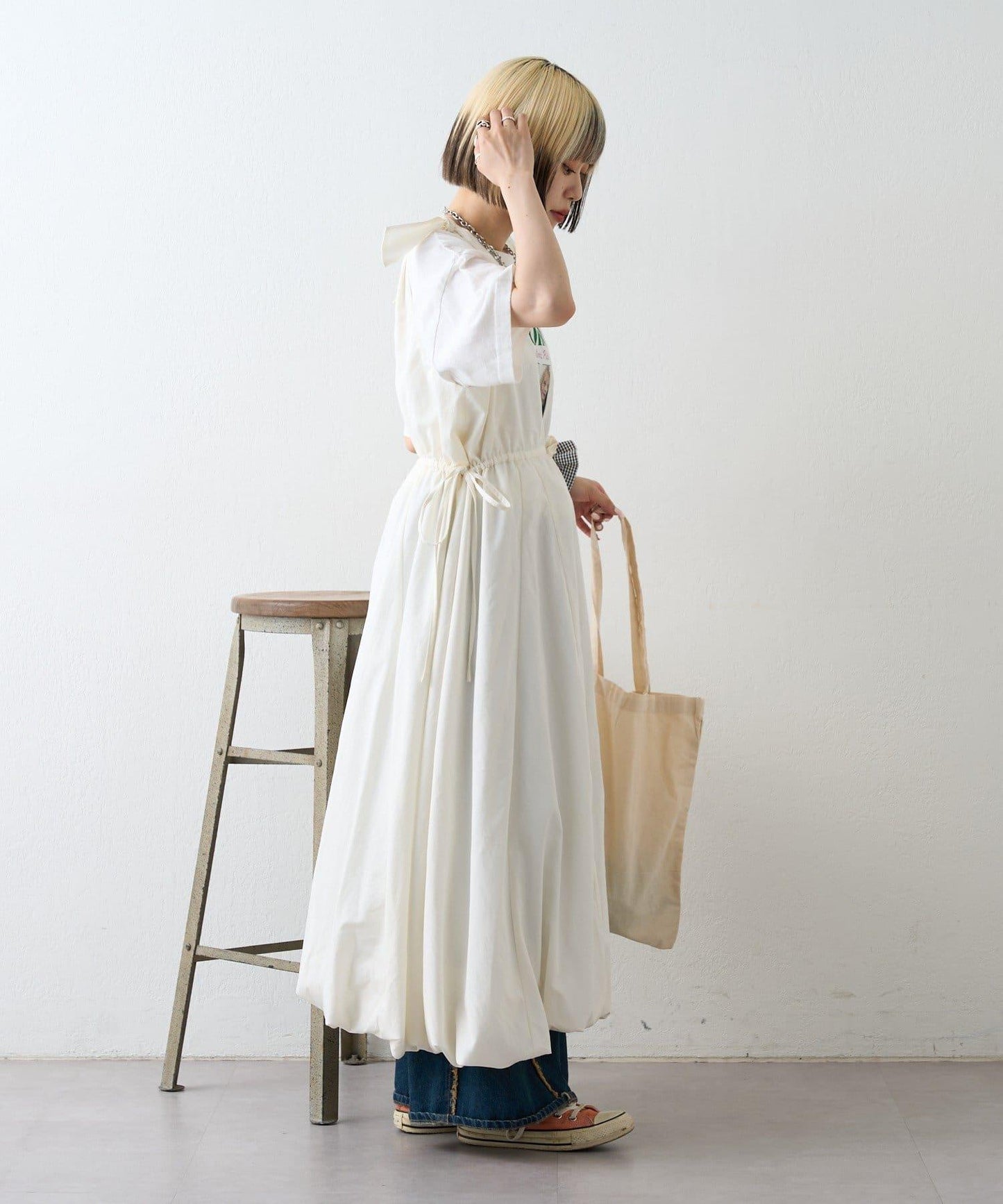 肩部蝴蝶結 蓬鬆廓形 連衣裙