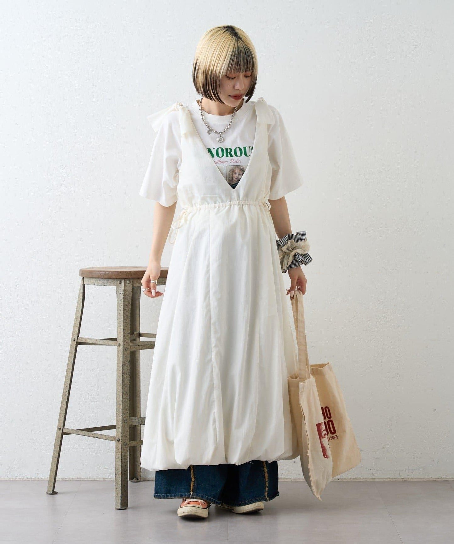 肩部蝴蝶結 蓬鬆廓形 連衣裙