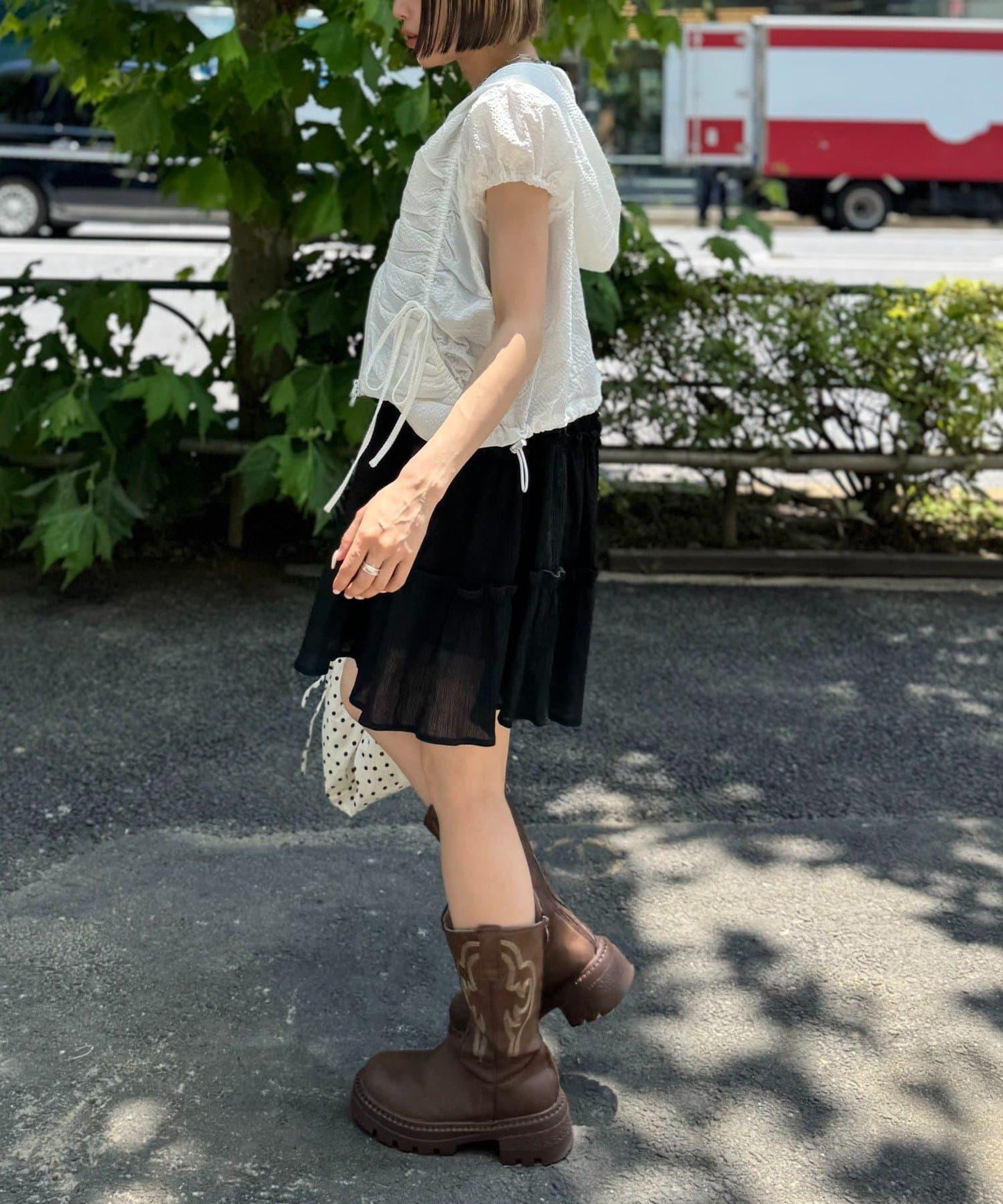 連帽拉鍊短外套