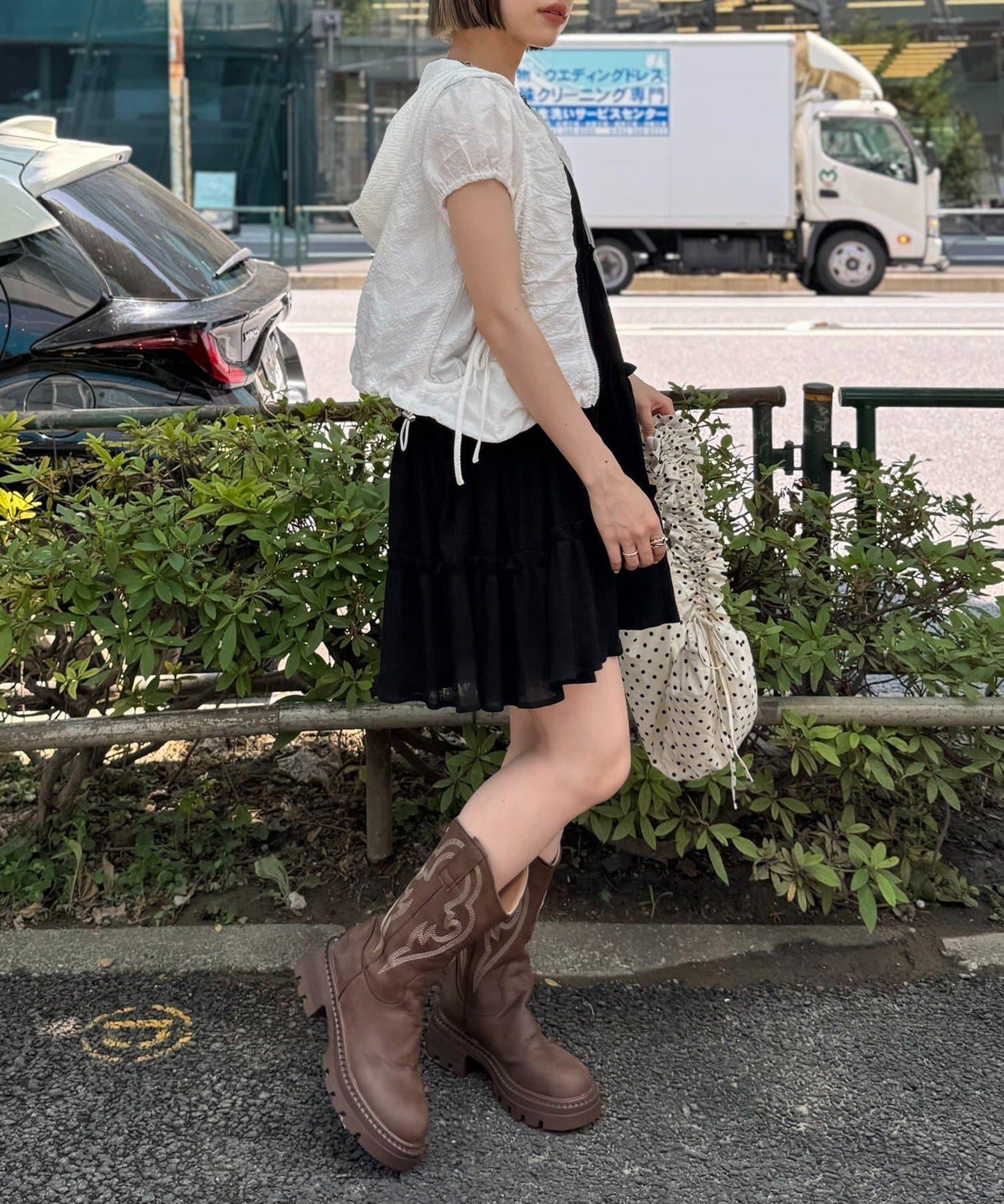 連帽拉鍊短外套