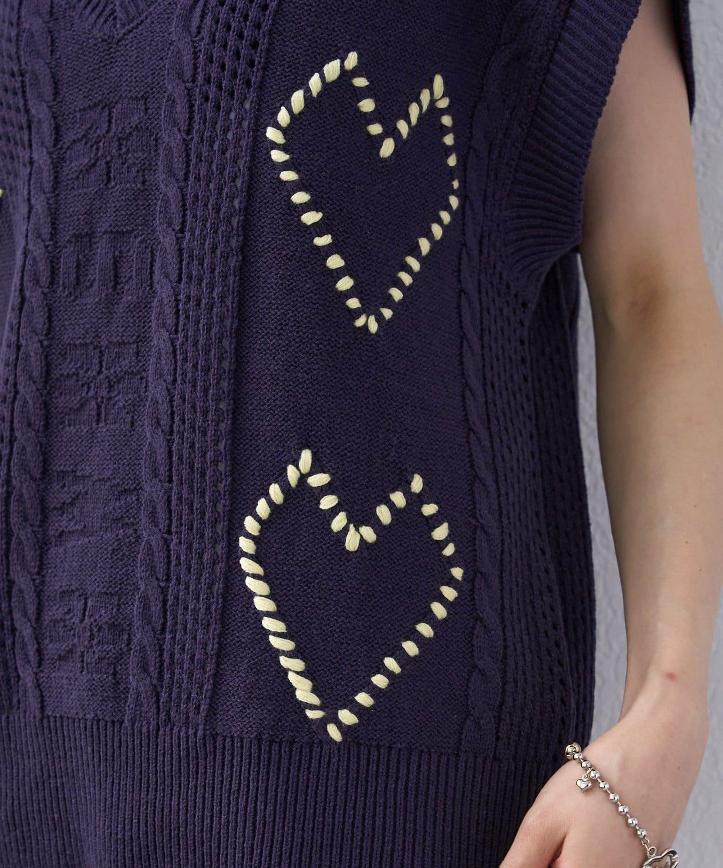 w closet 愛心刺繡 針織背心