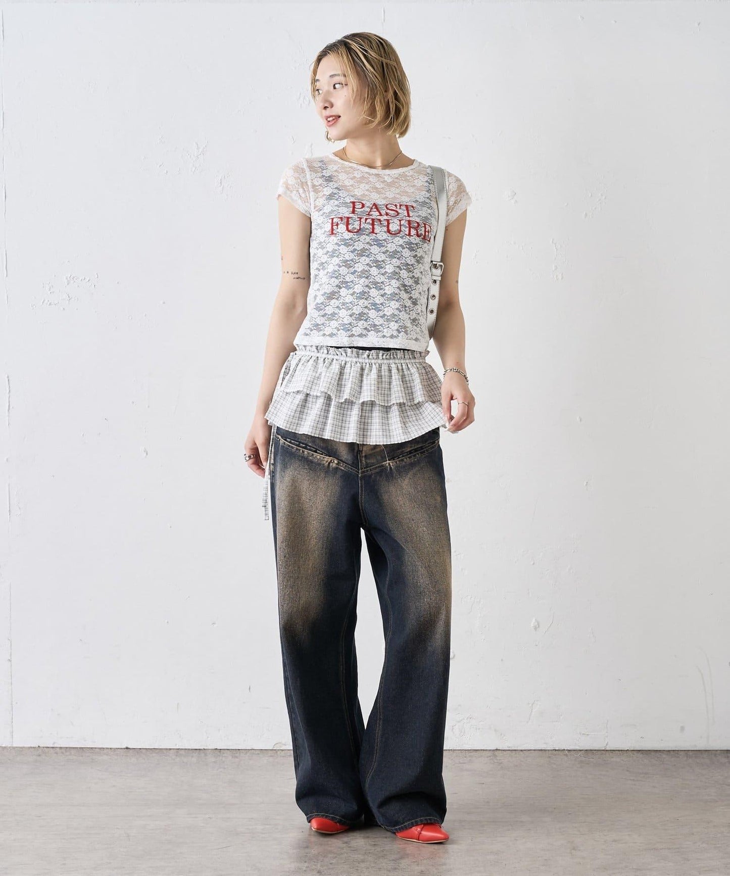 WHO'S WHO gallery FUTURE 蕾絲T恤