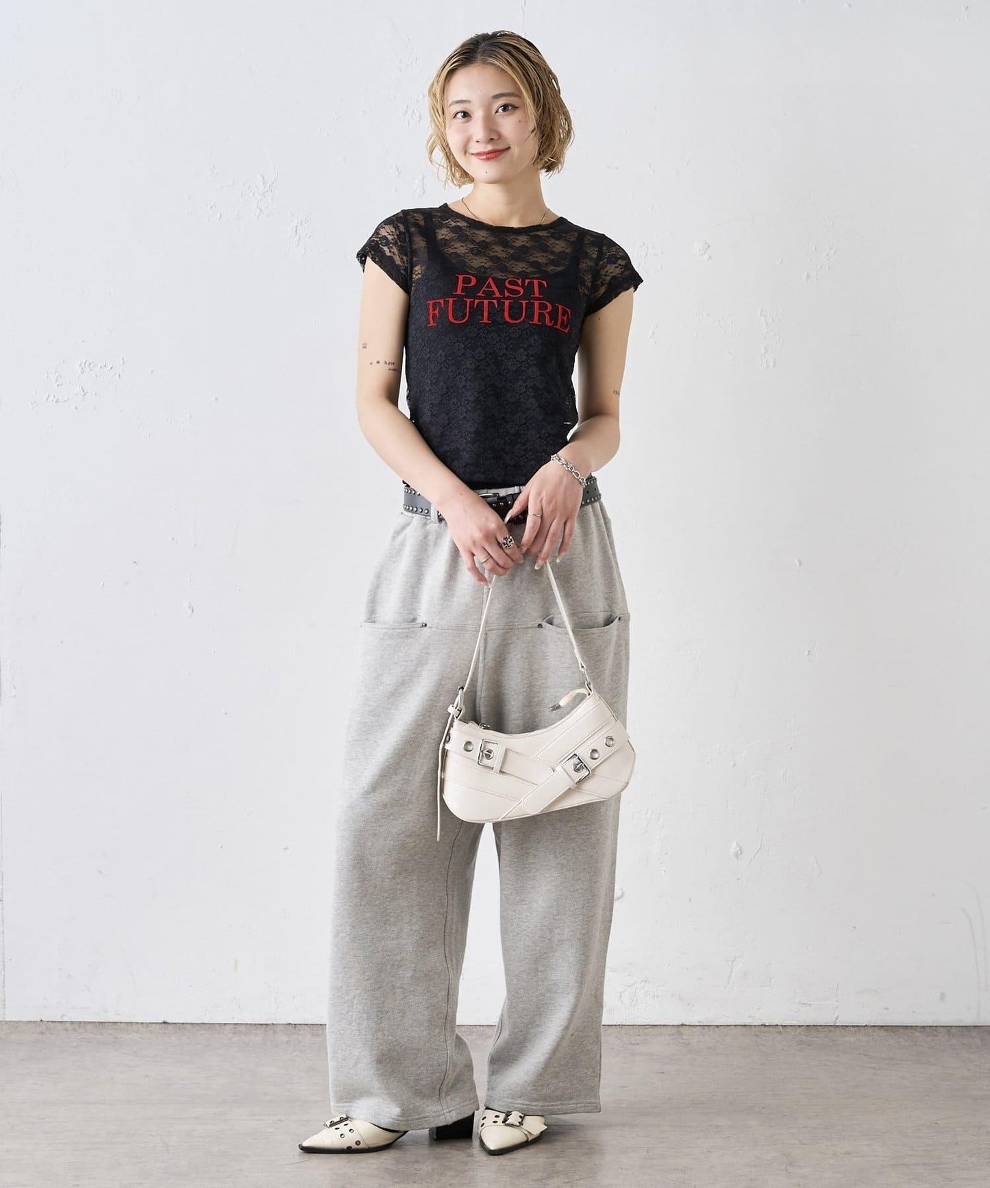 WHO'S WHO gallery FUTURE 蕾絲T恤