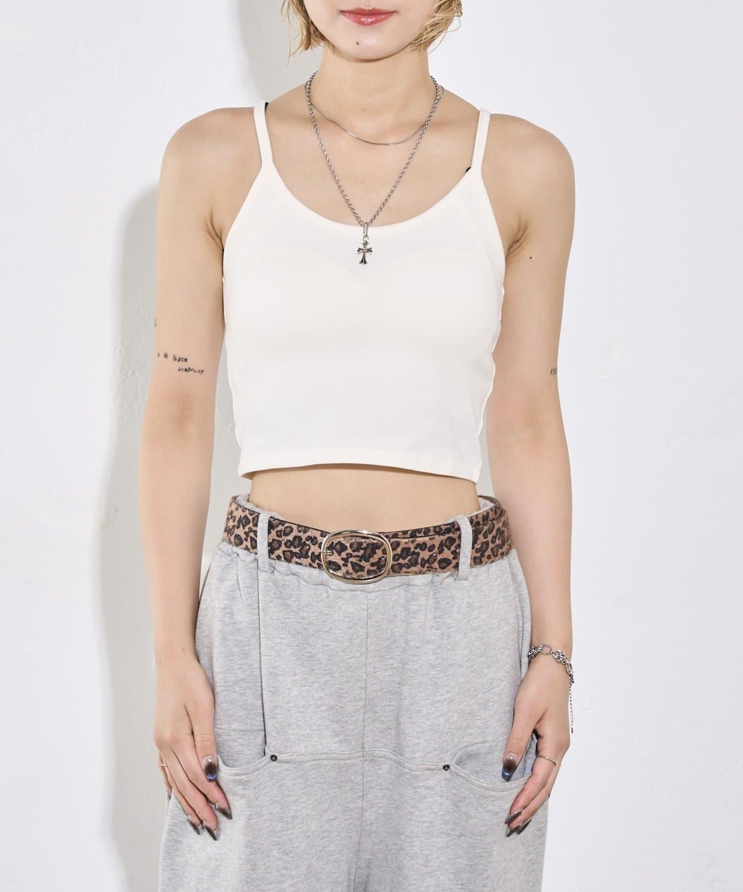 WHO'S WHO gallery 帶胸墊吊帶背心