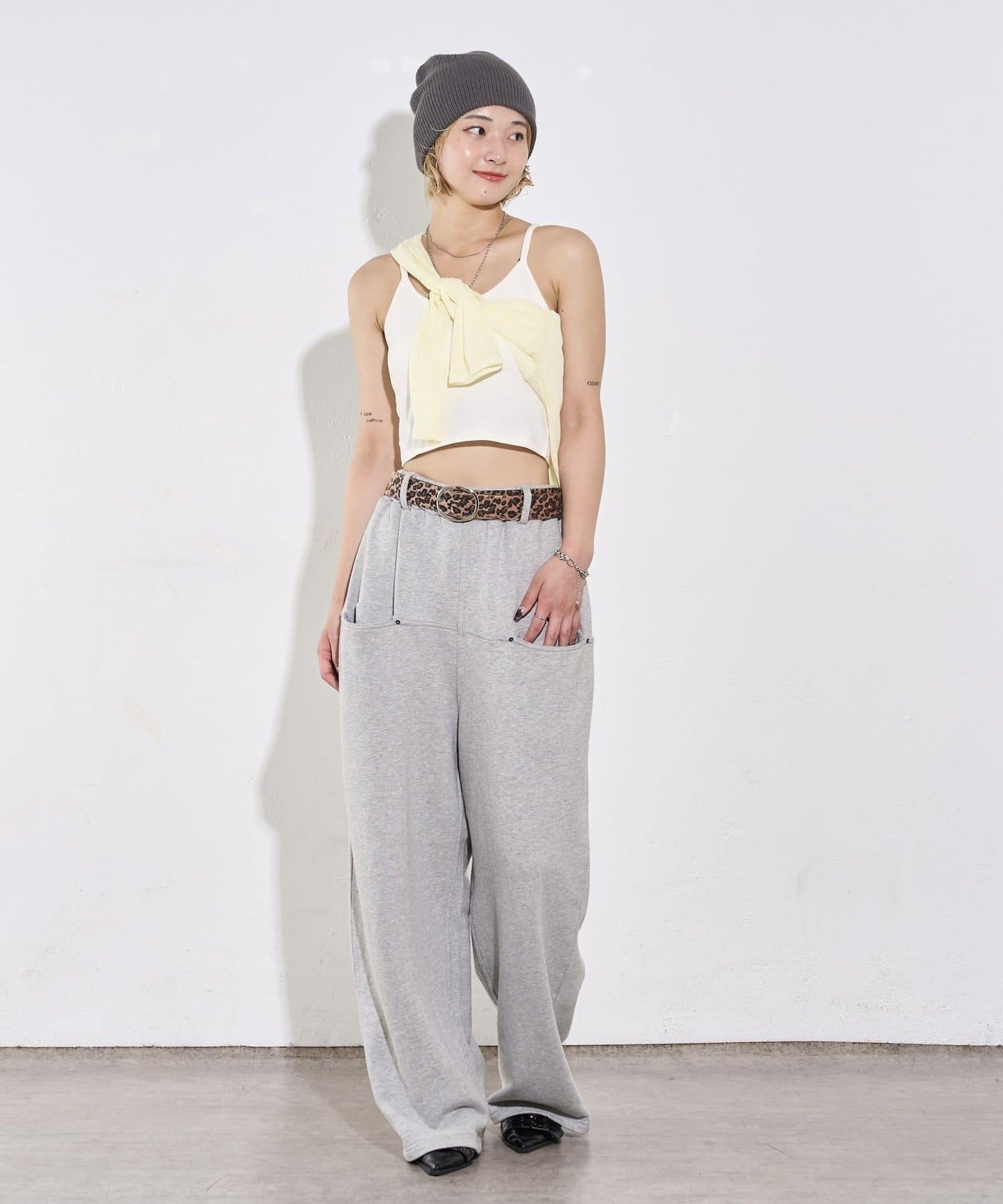 WHO'S WHO gallery 帶胸墊吊帶背心