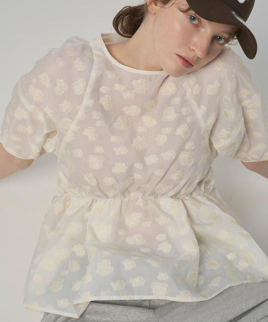 花卉透感提花 蓬袖 荷葉下襬 五分袖 女襯衫