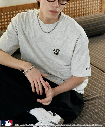 MLB 聯名款 小花刺繡 點綴設計 T恤