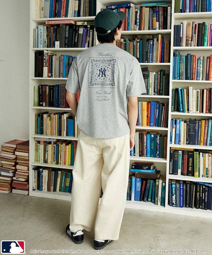 聯名 MLB 後背頭巾印花 T恤