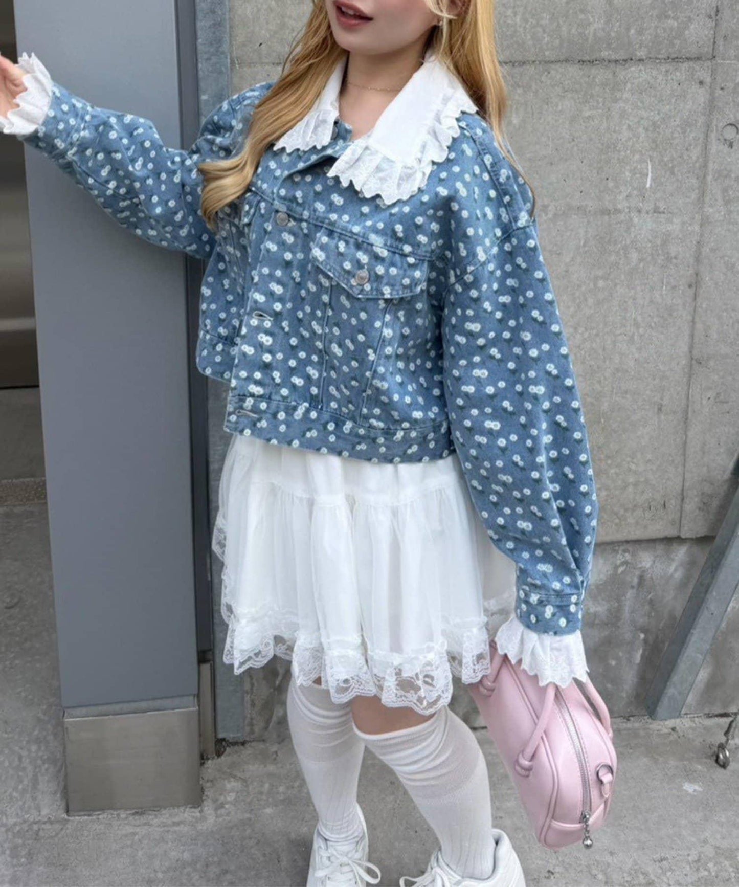 蕾絲可拆卸 大翻領 牛仔外套 【RMAF】 (Note: 英文/字母 RMAF 原樣保留)