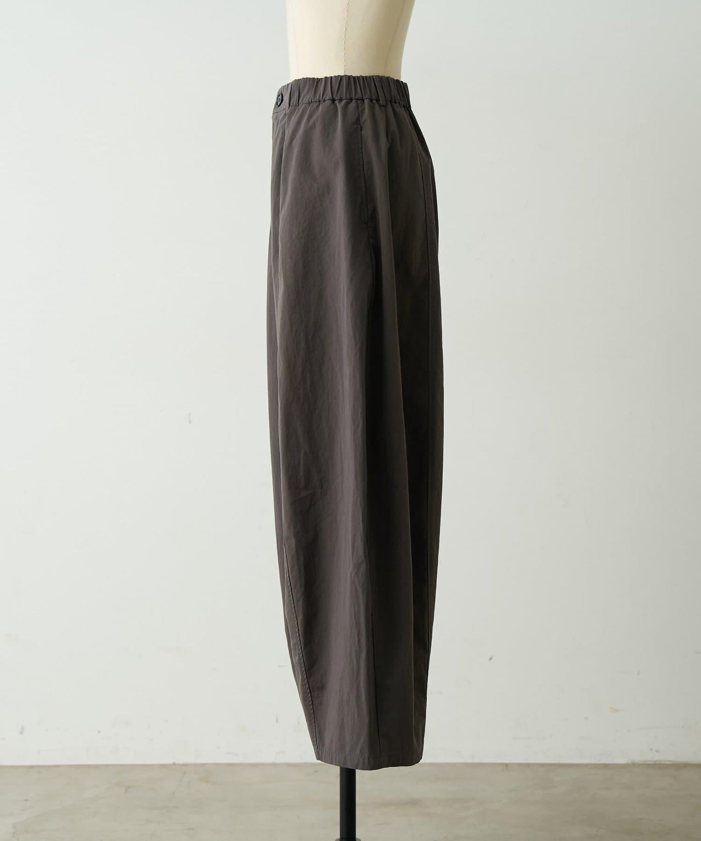 棉質彎刀版型褲子