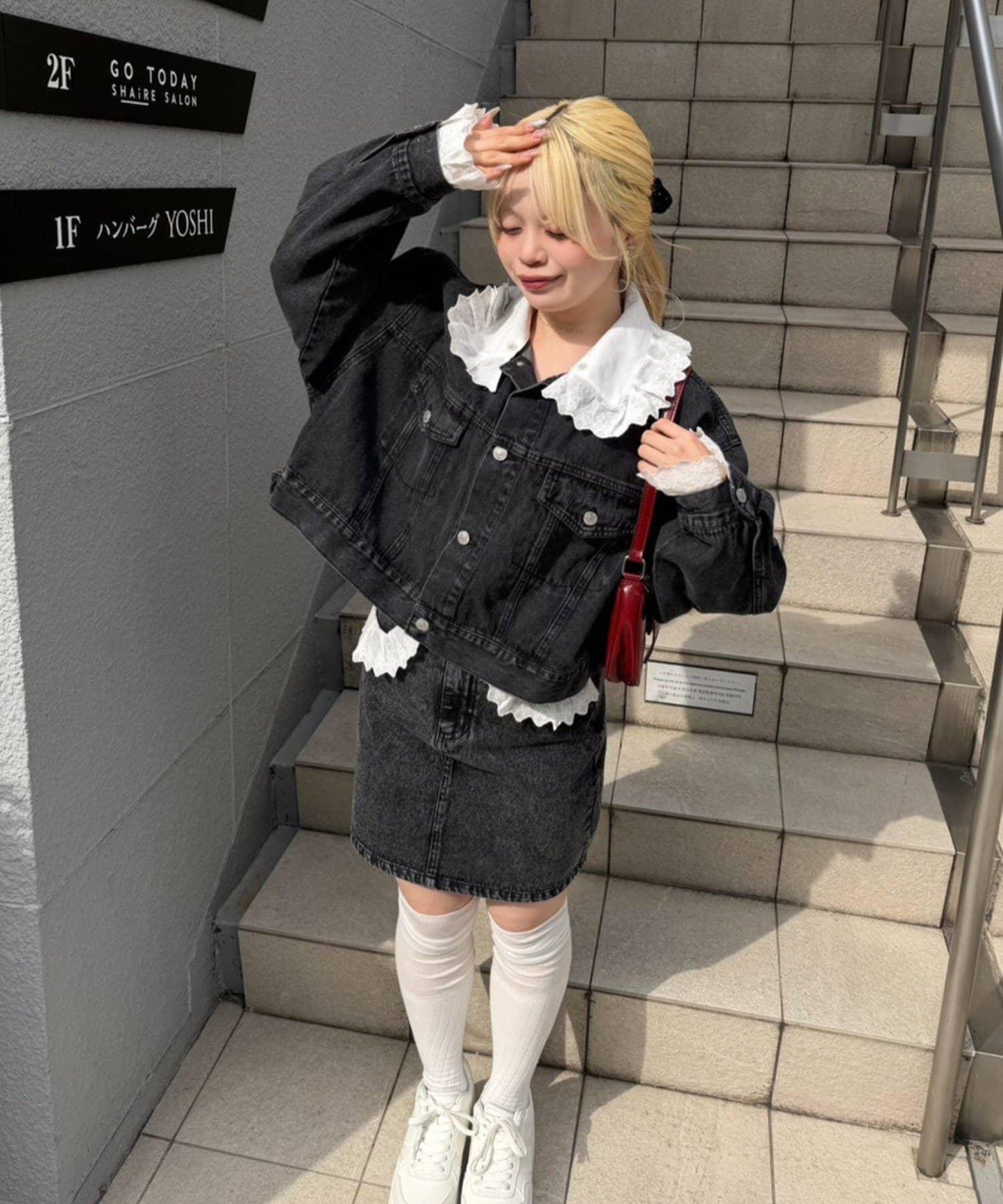 蕾絲可拆卸 大翻領 牛仔外套 【RMAF】 (Note: 英文/字母 RMAF 原樣保留)