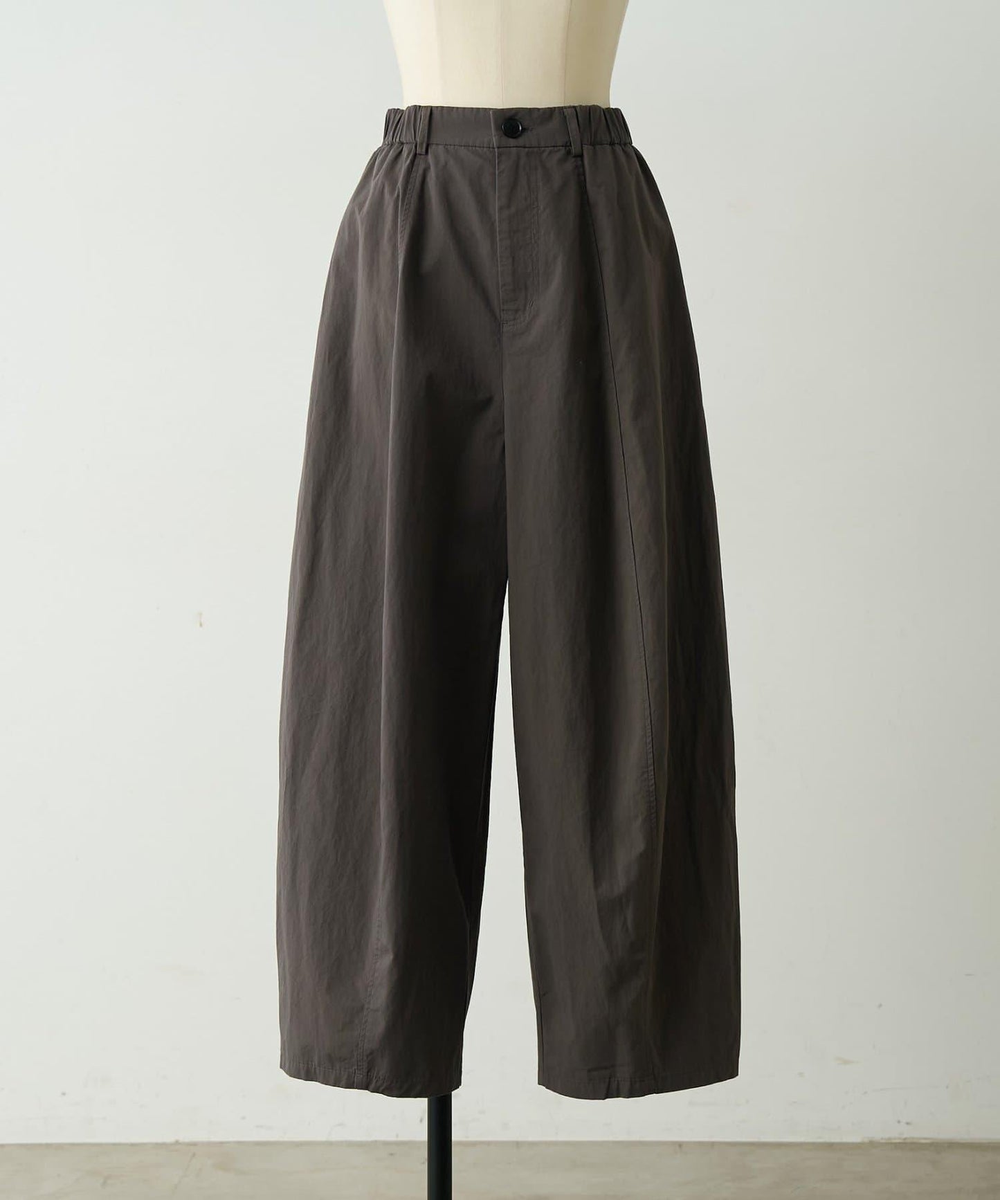 棉質彎刀版型褲子