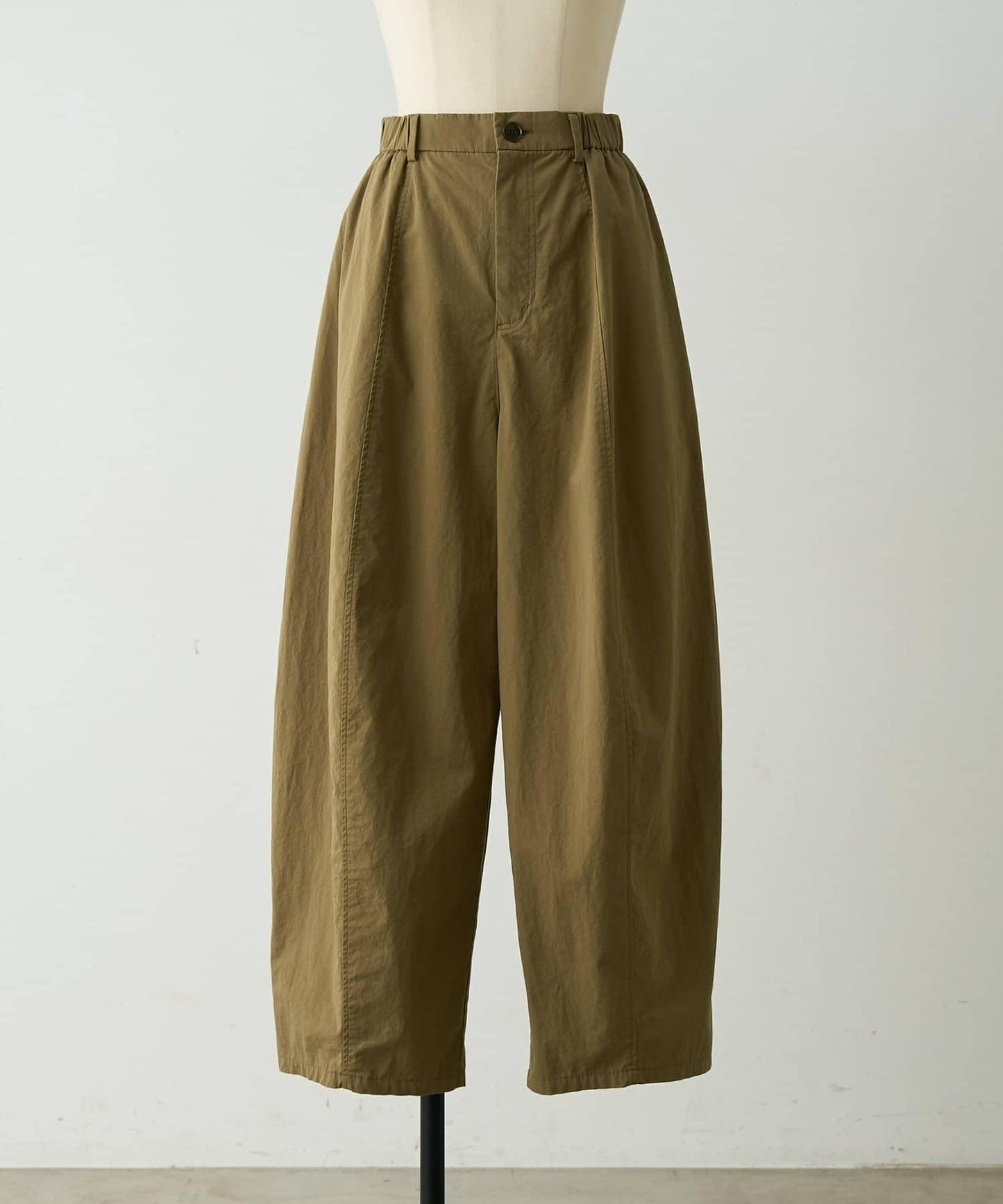 棉質彎刀版型褲子