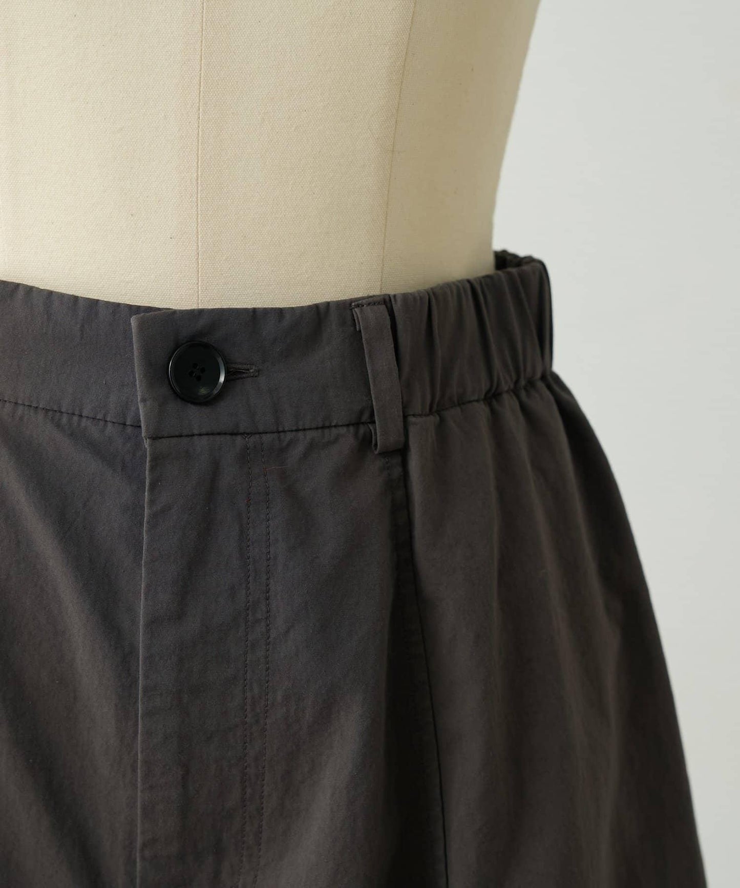 棉質彎刀版型褲子