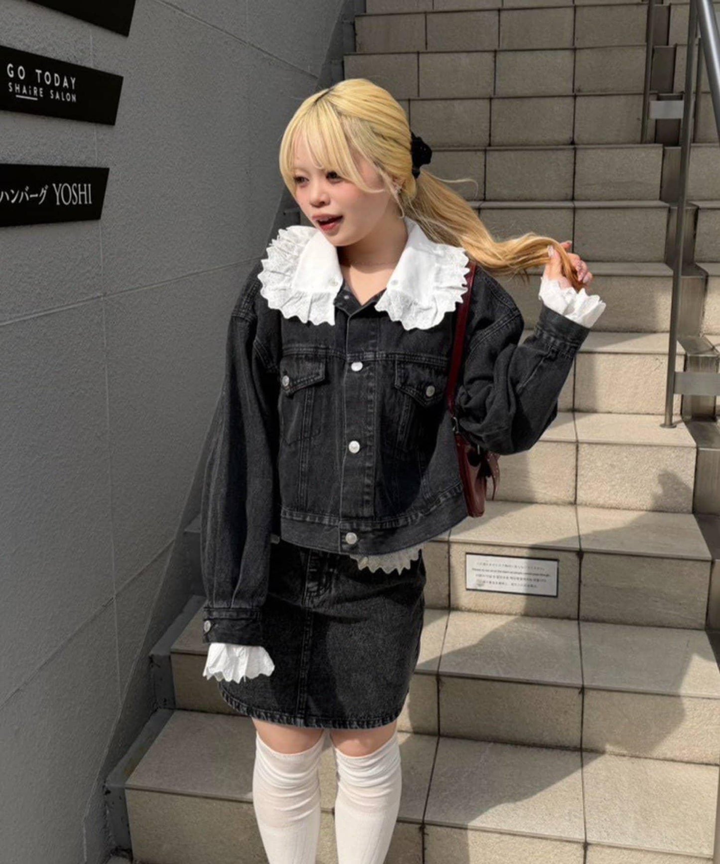 蕾絲可拆卸 大翻領 牛仔外套 【RMAF】 (Note: 英文/字母 RMAF 原樣保留)