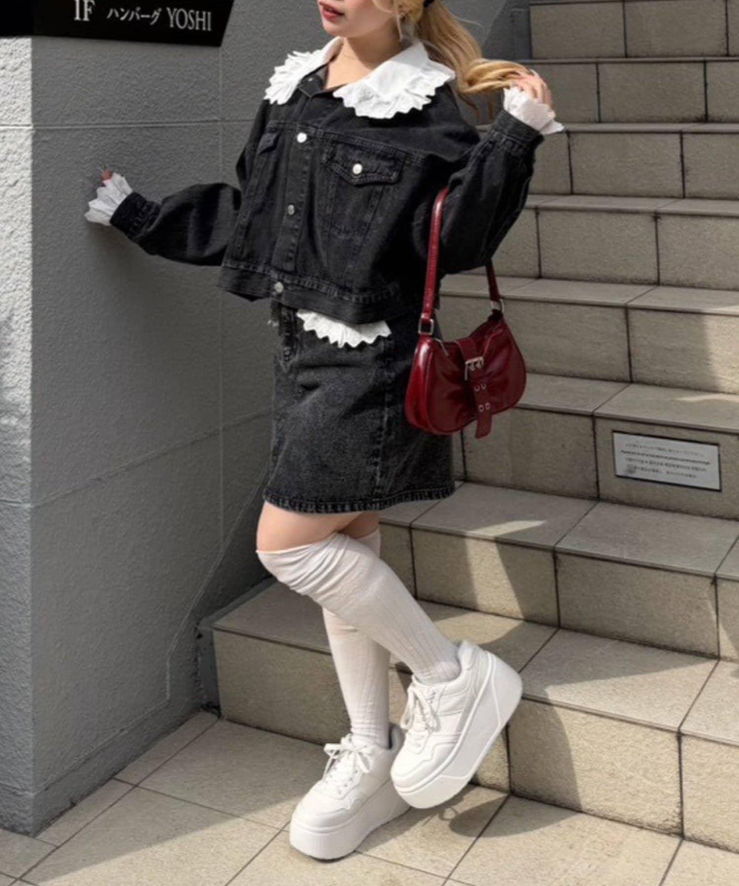 蕾絲可拆卸 大翻領 牛仔外套 【RMAF】 (Note: 英文/字母 RMAF 原樣保留)