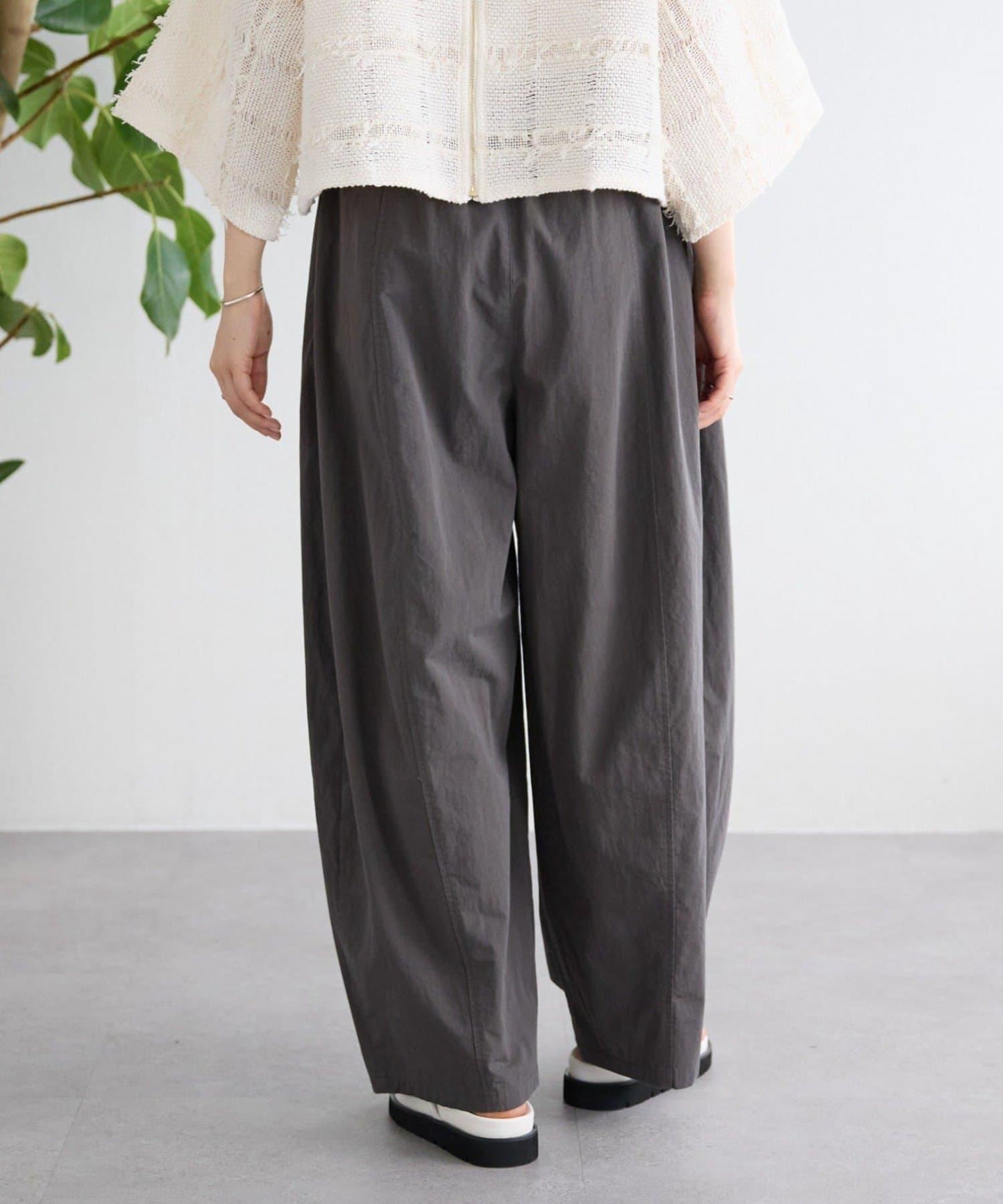 棉質彎刀版型褲子