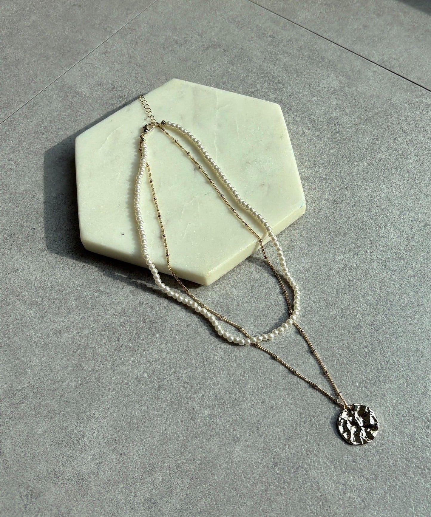 珍珠金屬片疊戴項鍊