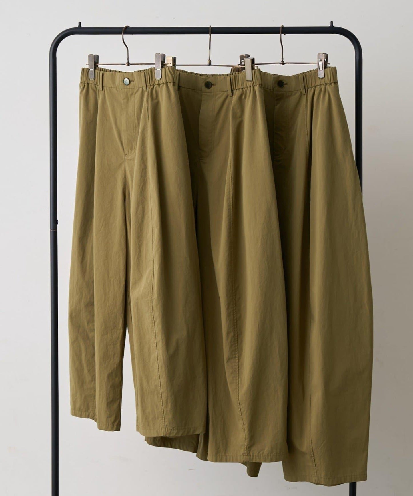 棉質彎刀版型褲子