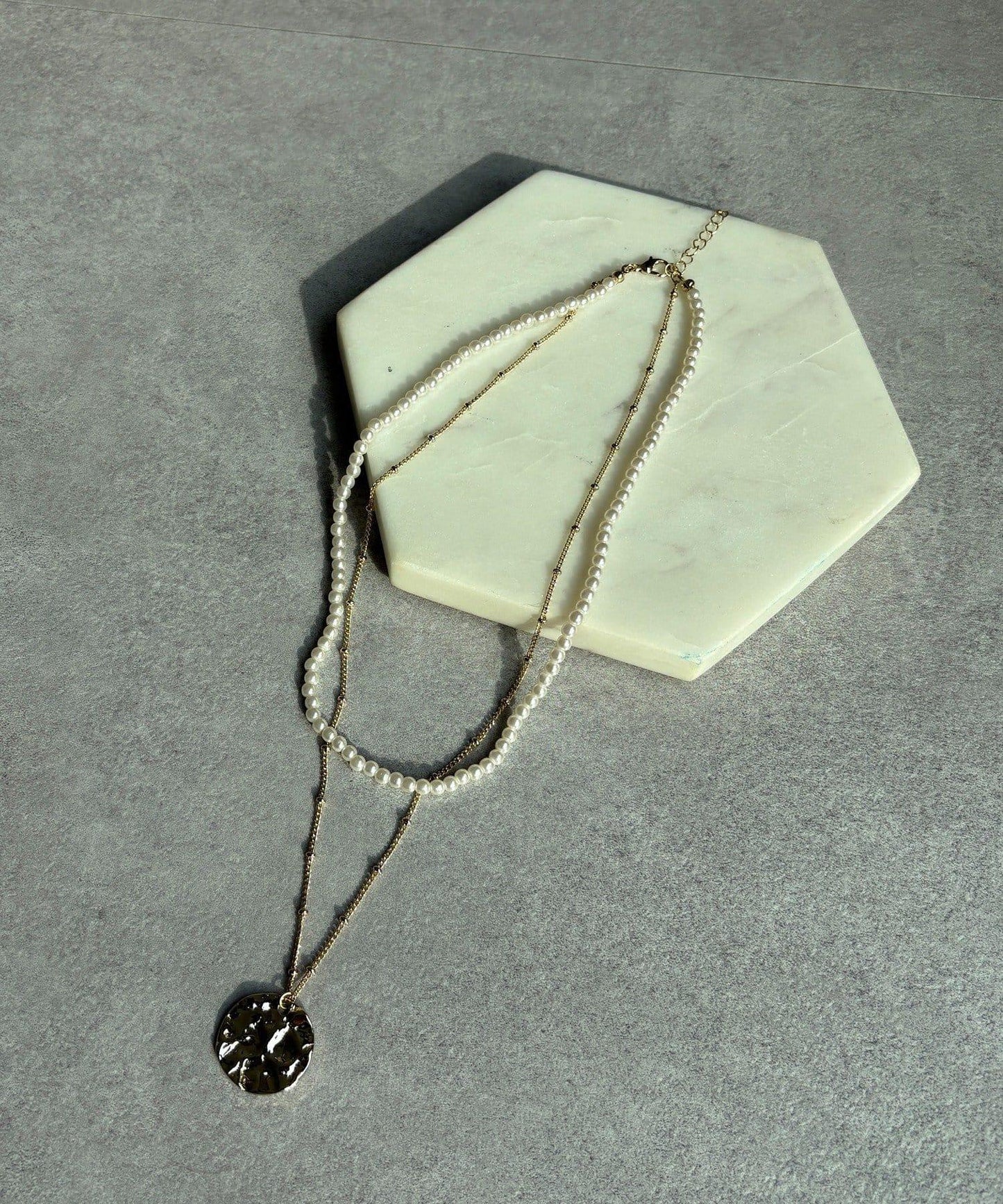 珍珠金屬片疊戴項鍊