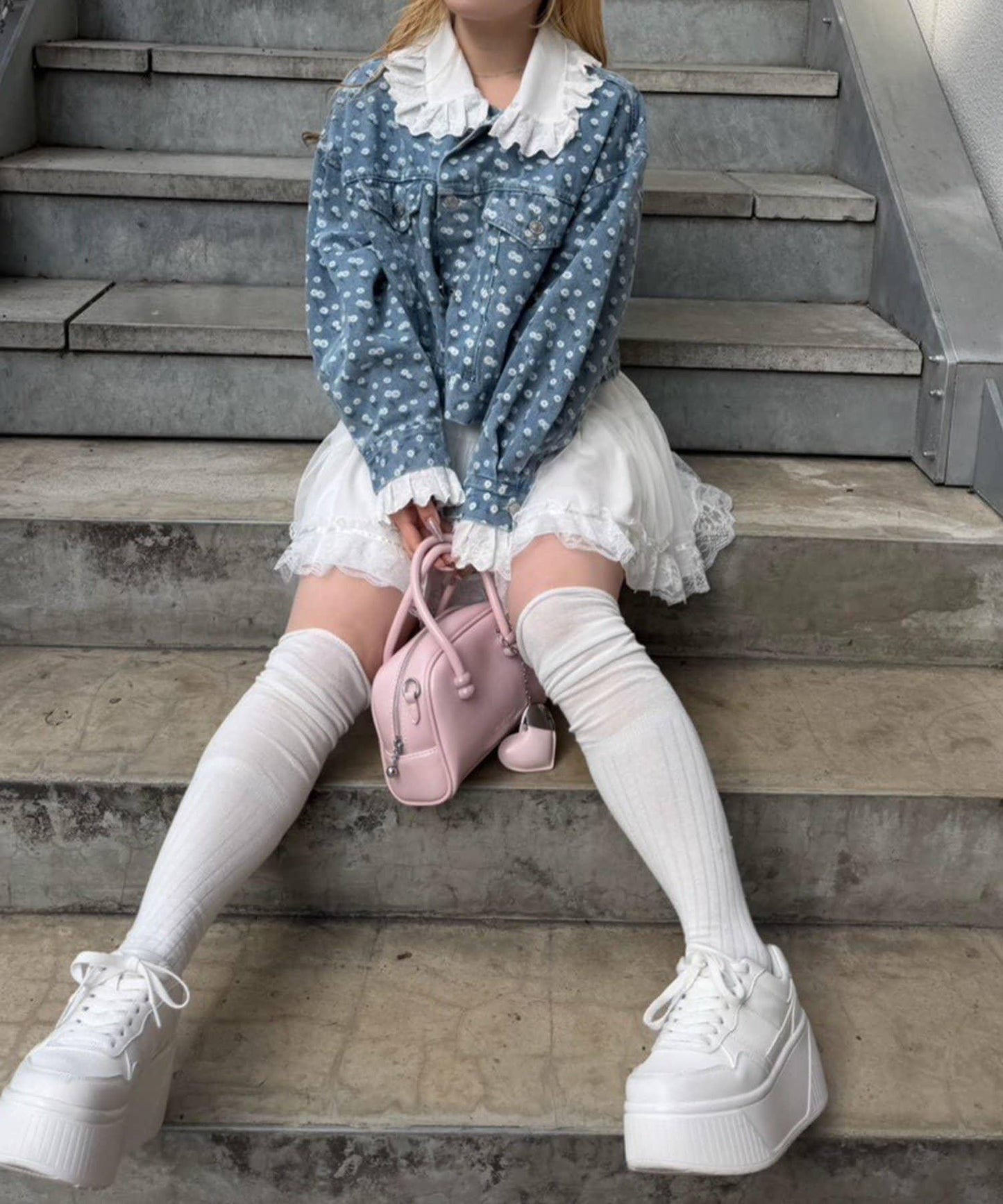 蕾絲可拆卸 大翻領 牛仔外套 【RMAF】 (Note: 英文/字母 RMAF 原樣保留)