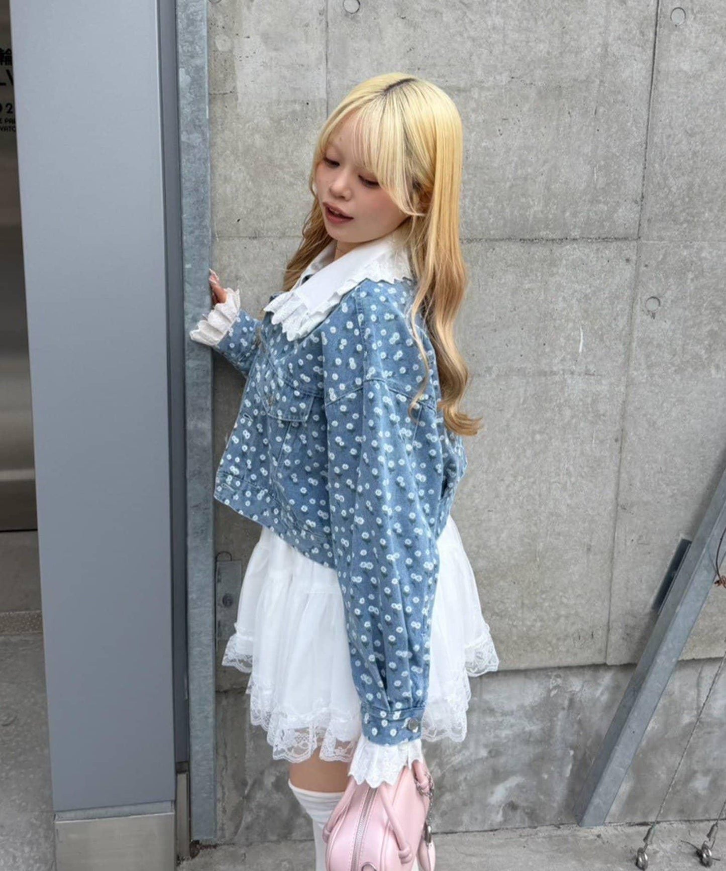 蕾絲可拆卸 大翻領 牛仔外套 【RMAF】 (Note: 英文/字母 RMAF 原樣保留)