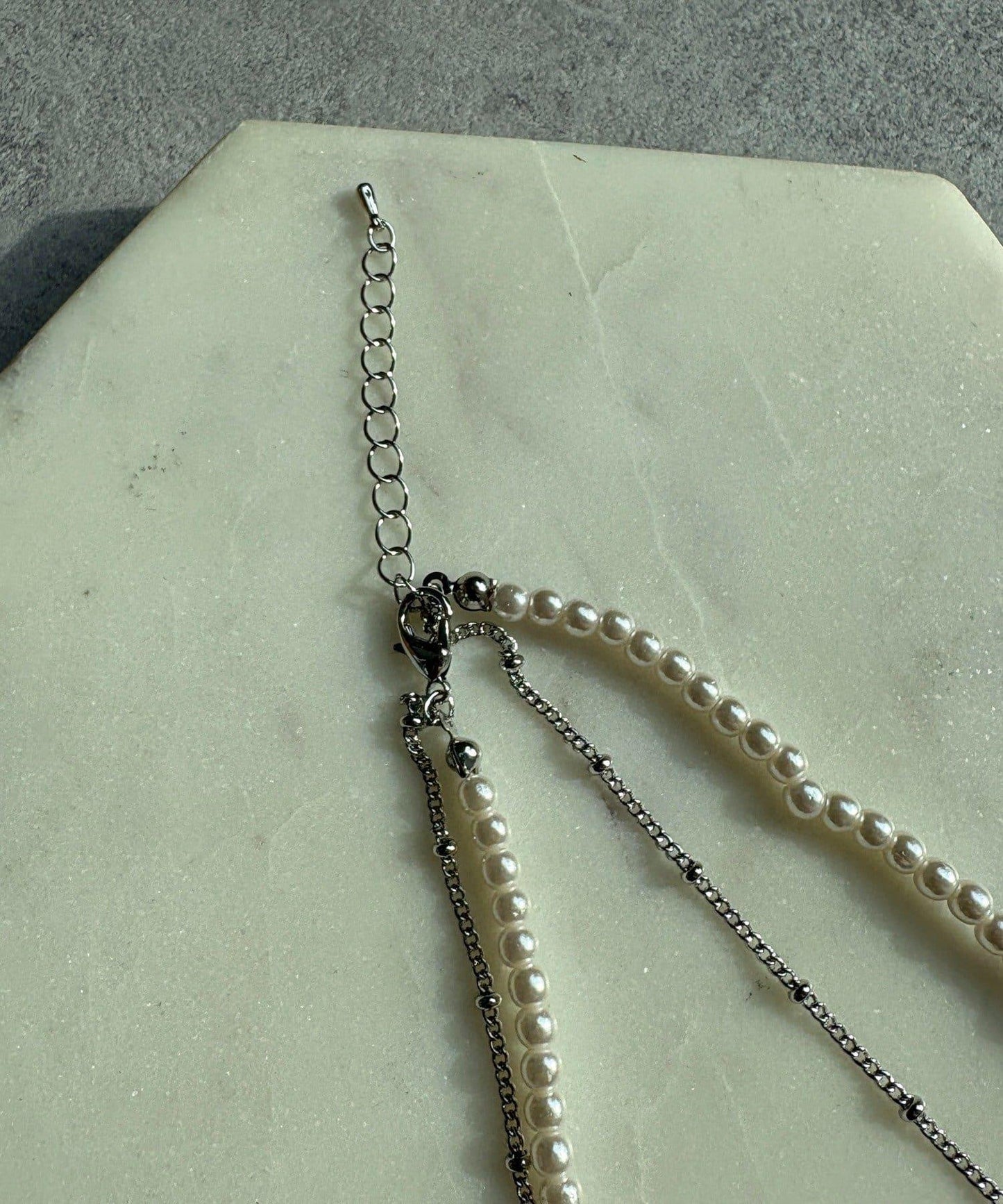 珍珠金屬片疊戴項鍊