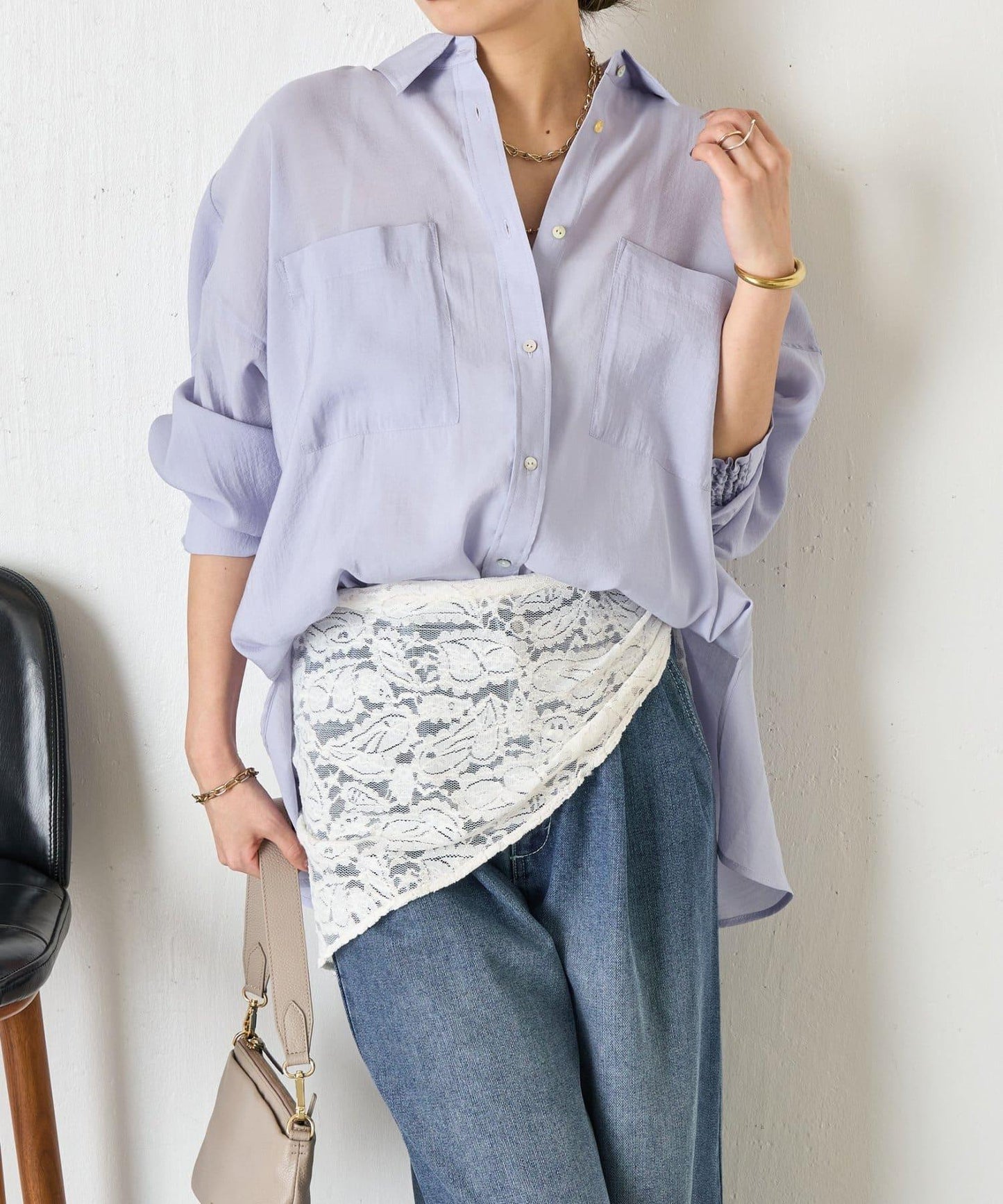 後弧形抽褶設計襯衫